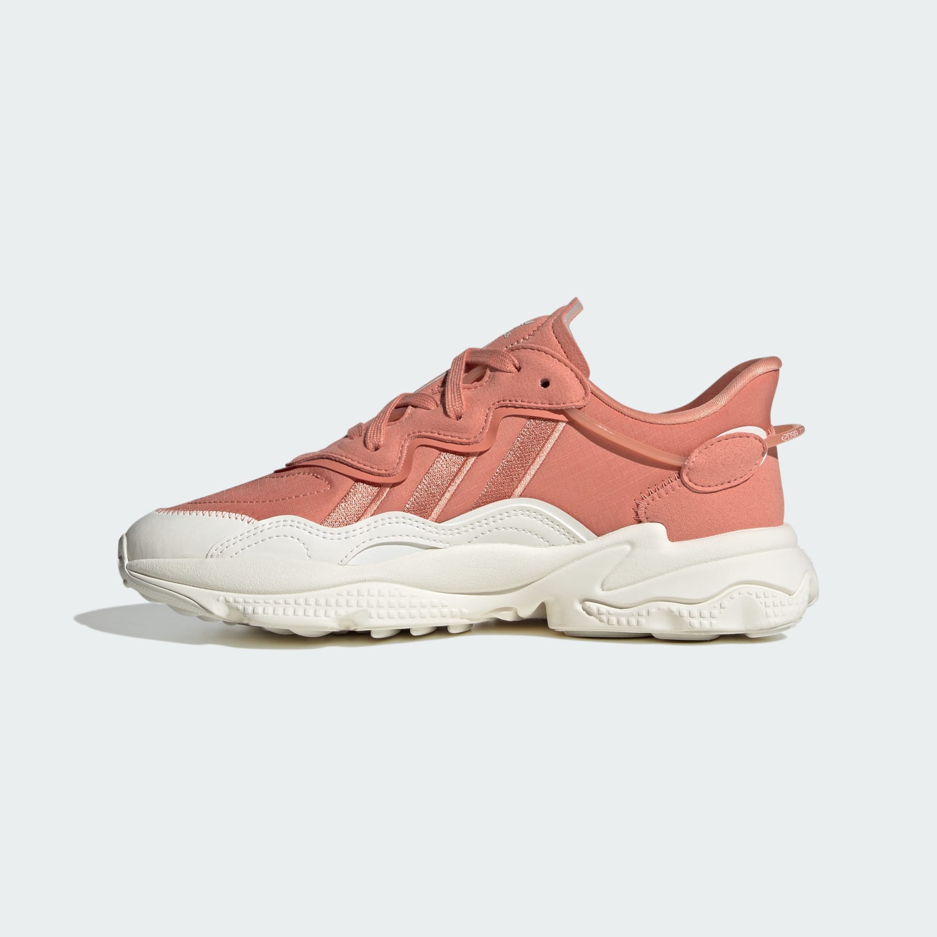 adidas Chaussure OZWEEGO Rouge adidas DZ