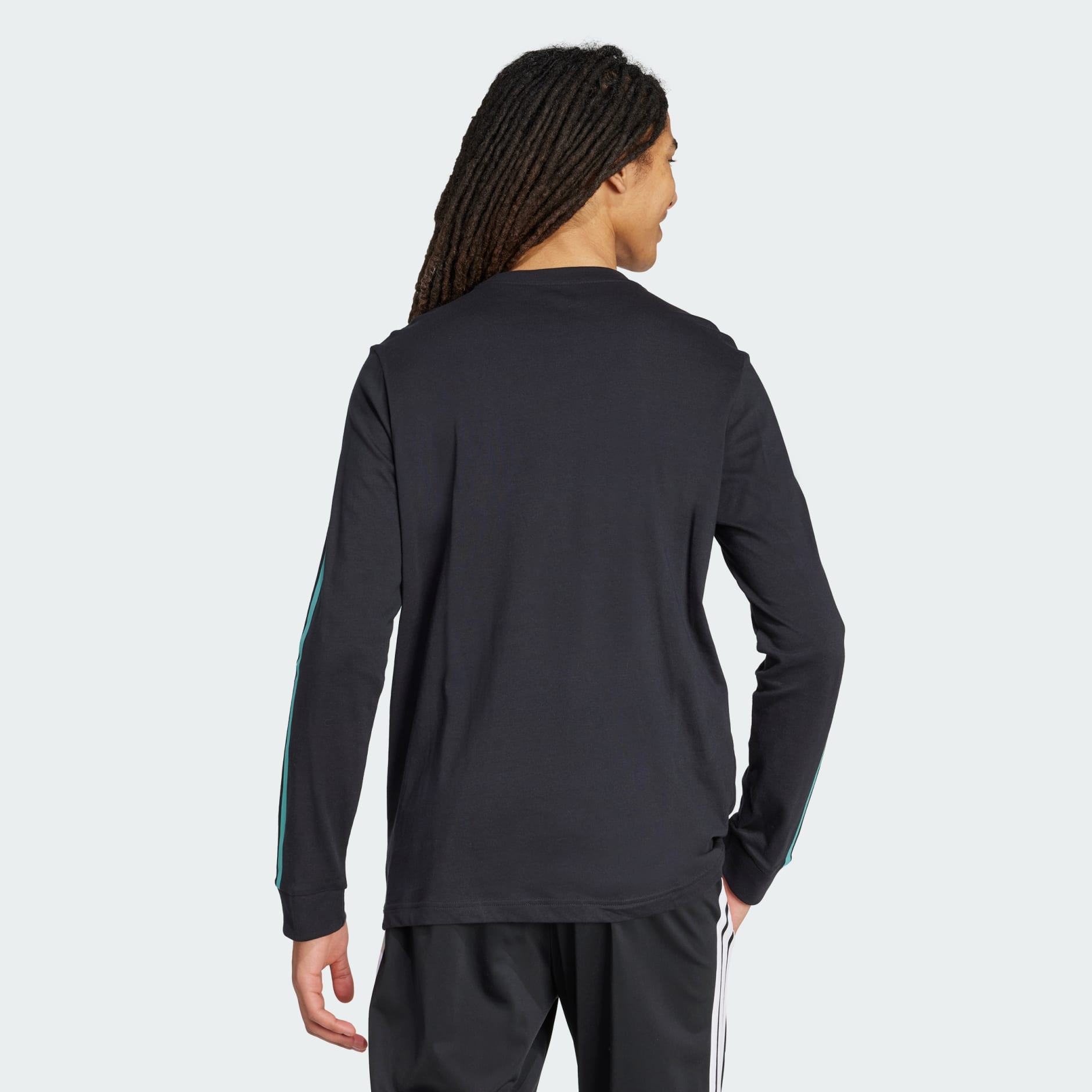 تي شيرت جرافيكي بأكمام طويلة من Color Script