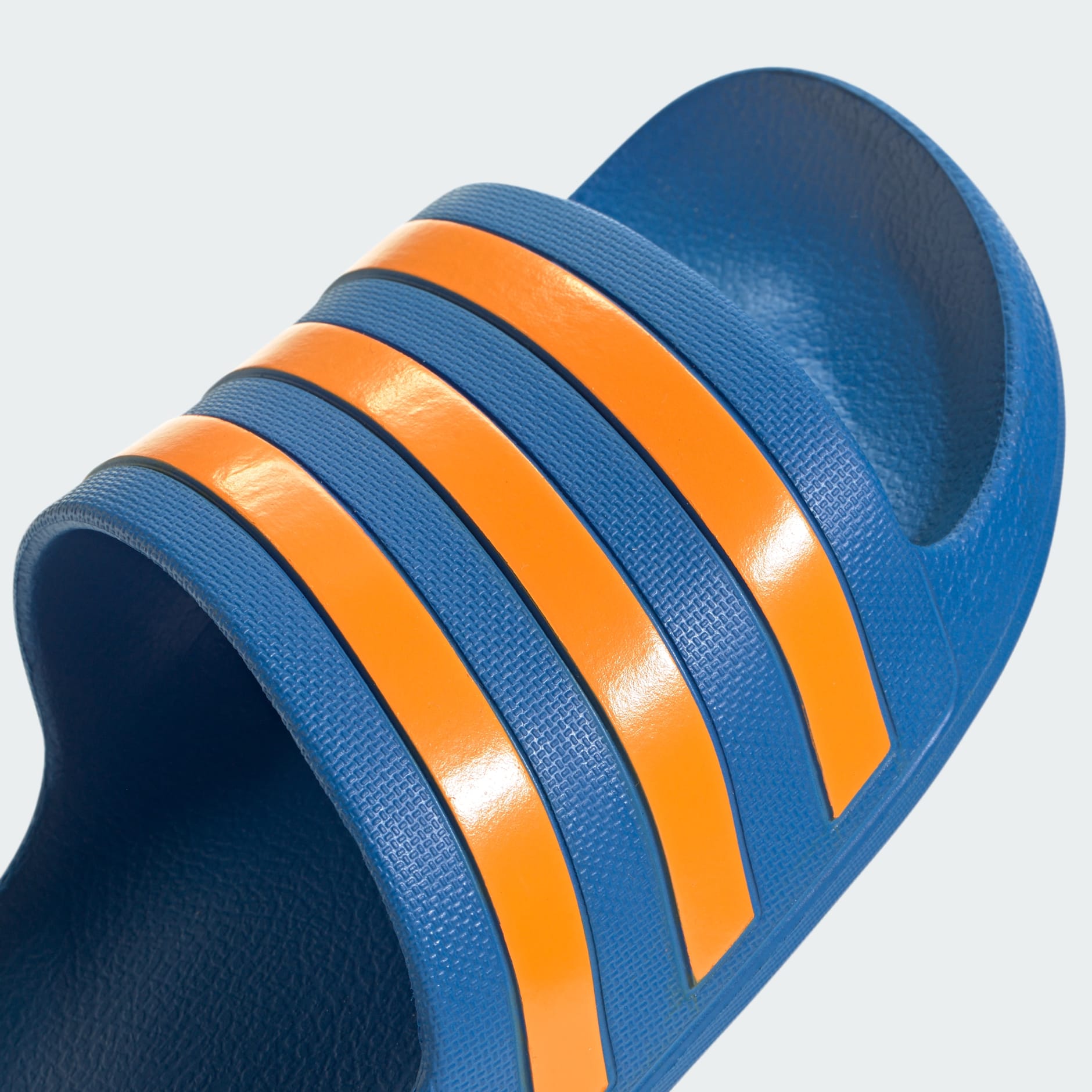 Adilette Aqua Slides