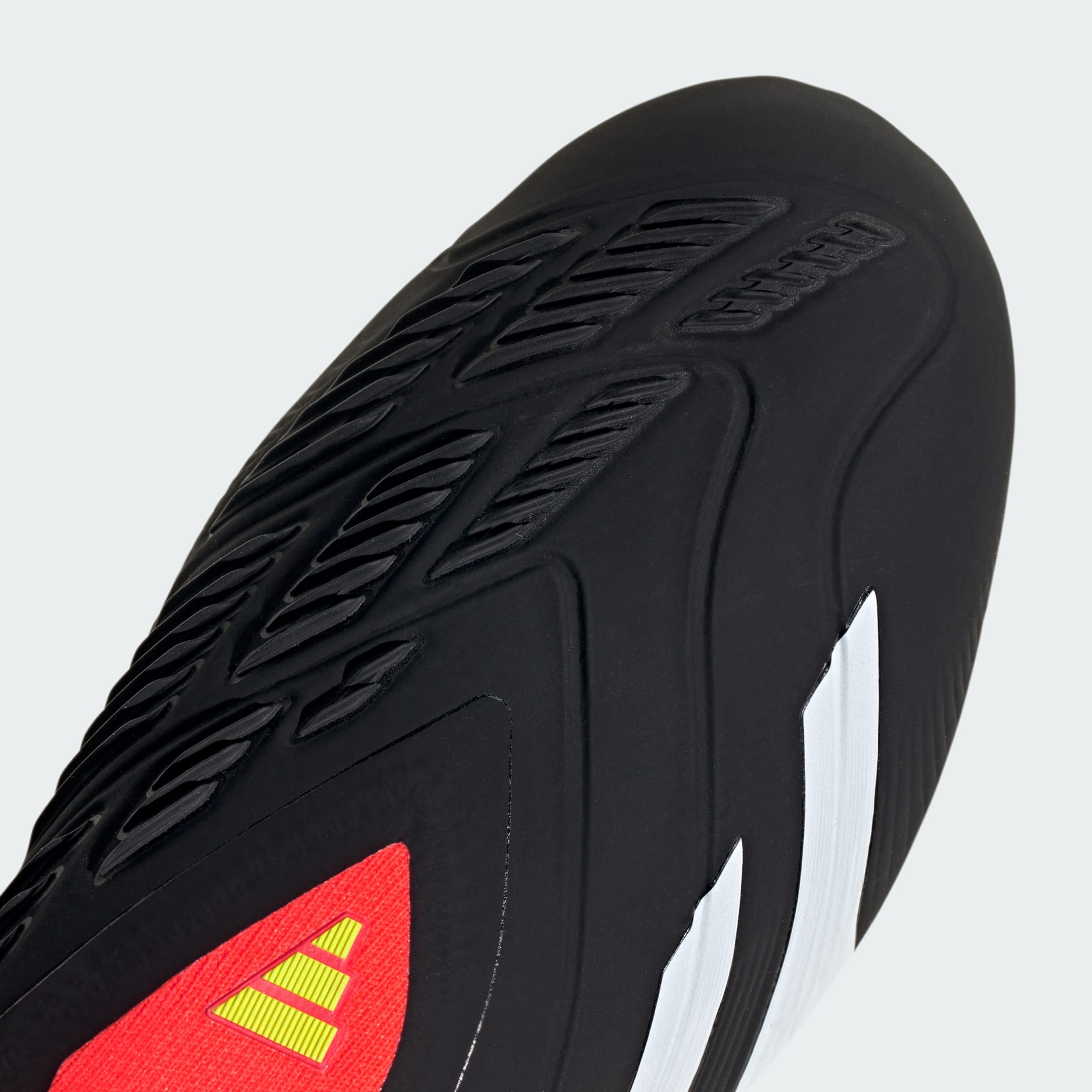 Predator Elite Laceless Soft Ground Football Boots