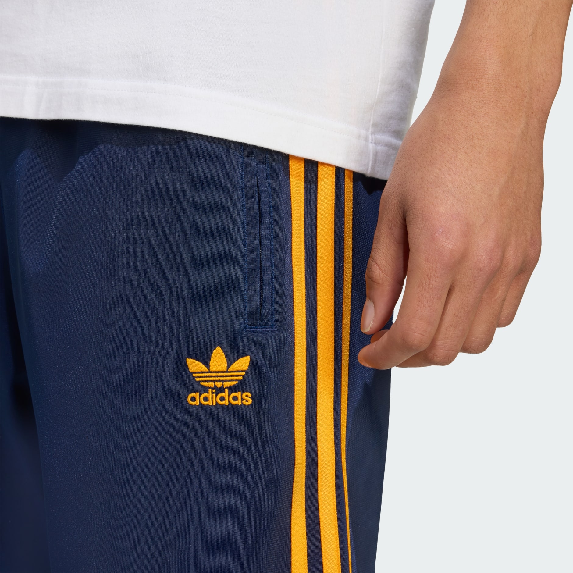 Kratke hlače Adicolor Firebird