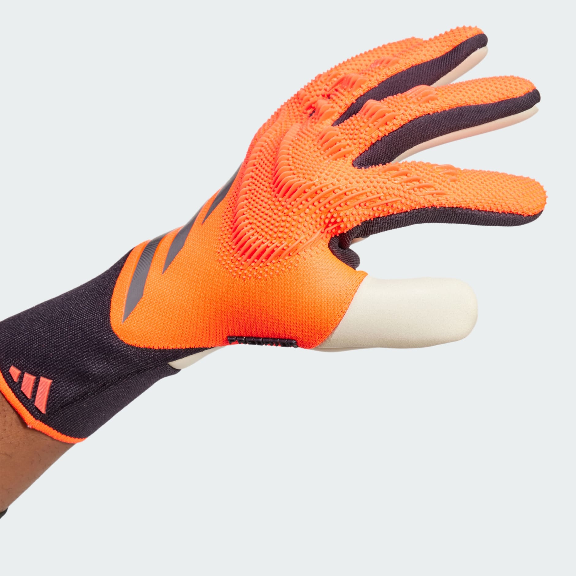 Adidas Predator Pro Hybrid Goalkeeper offers Gloves