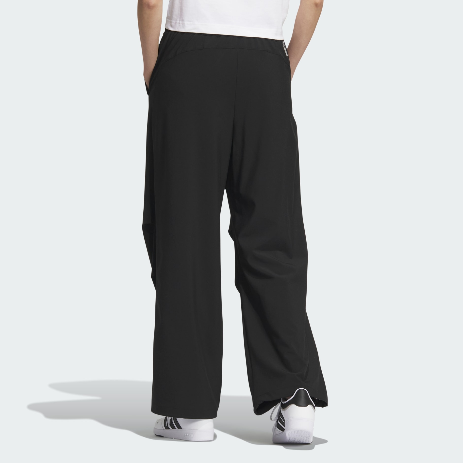 Must Haves Logo Woven Pant