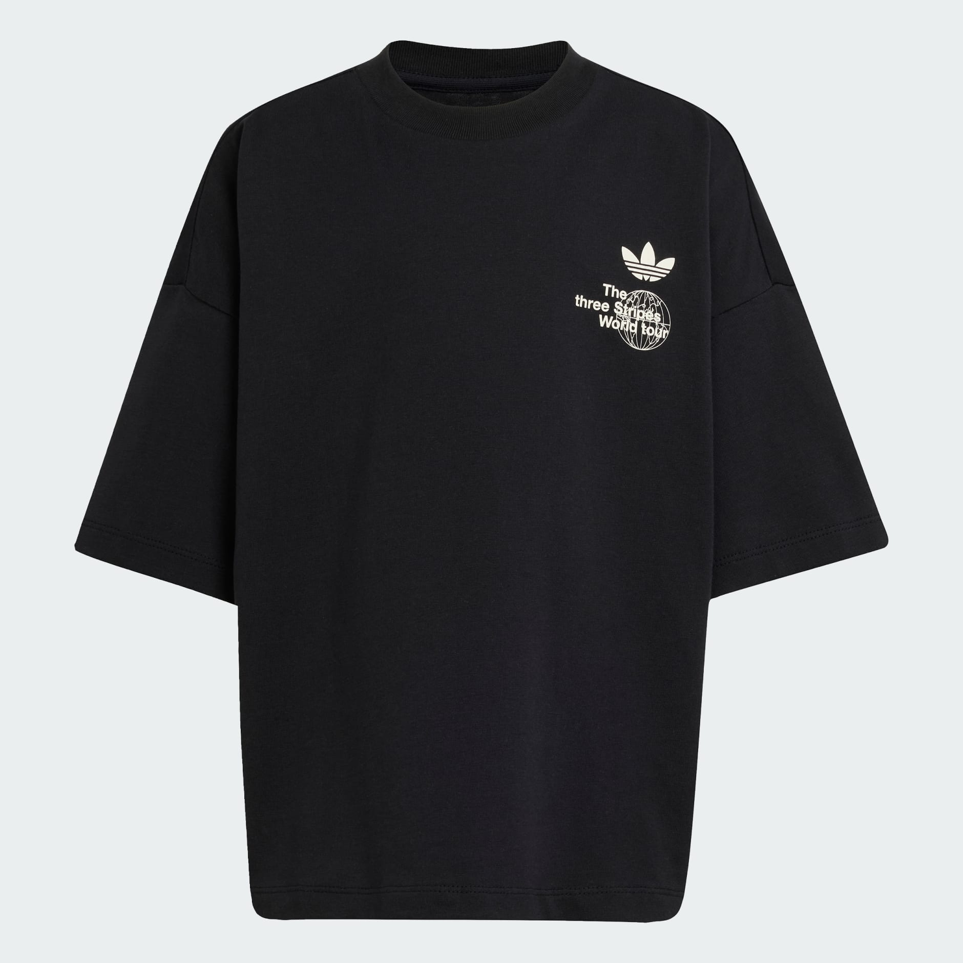 סט חולצת טי ומכנסיים קצרים