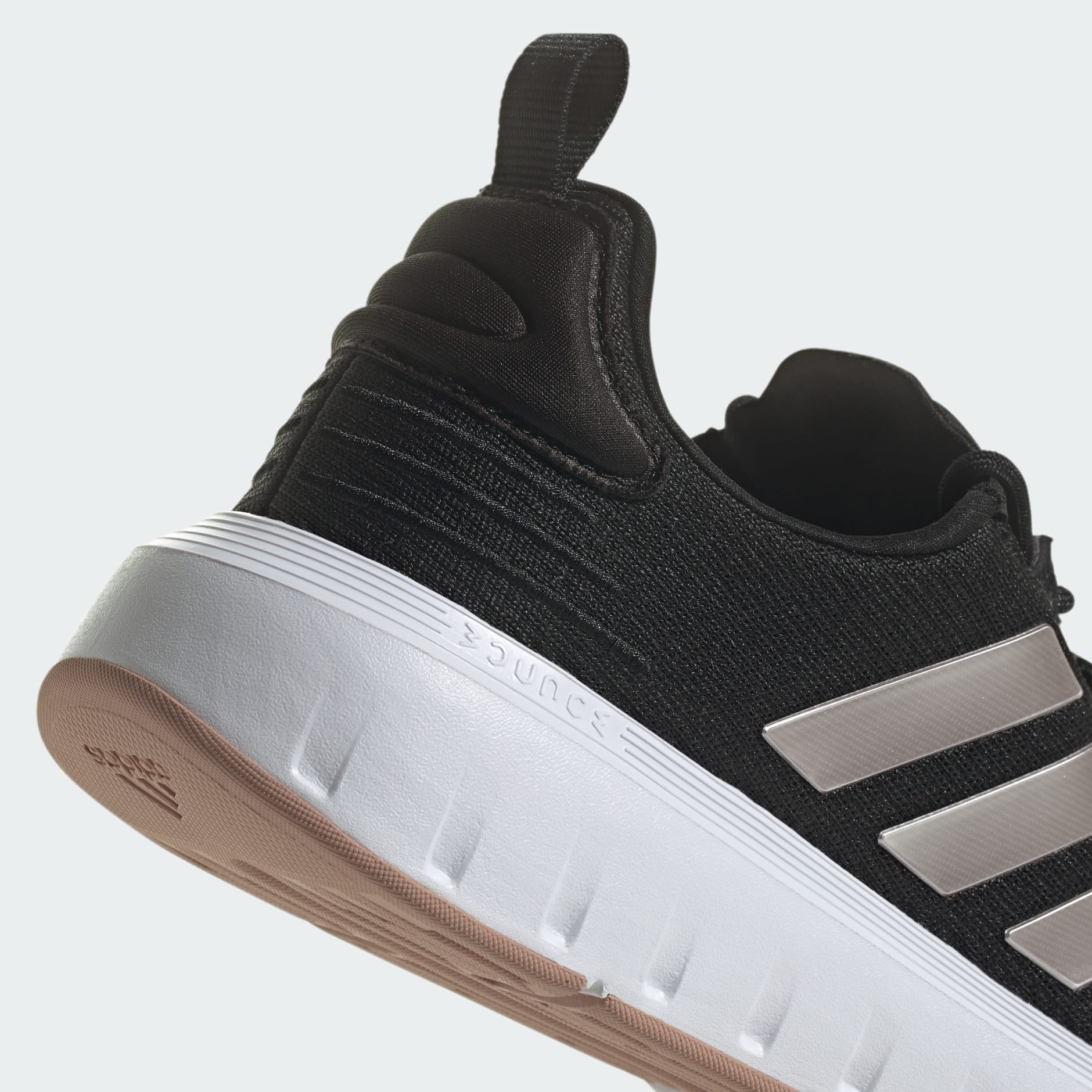 Adidas swift run knit best sale black shoes