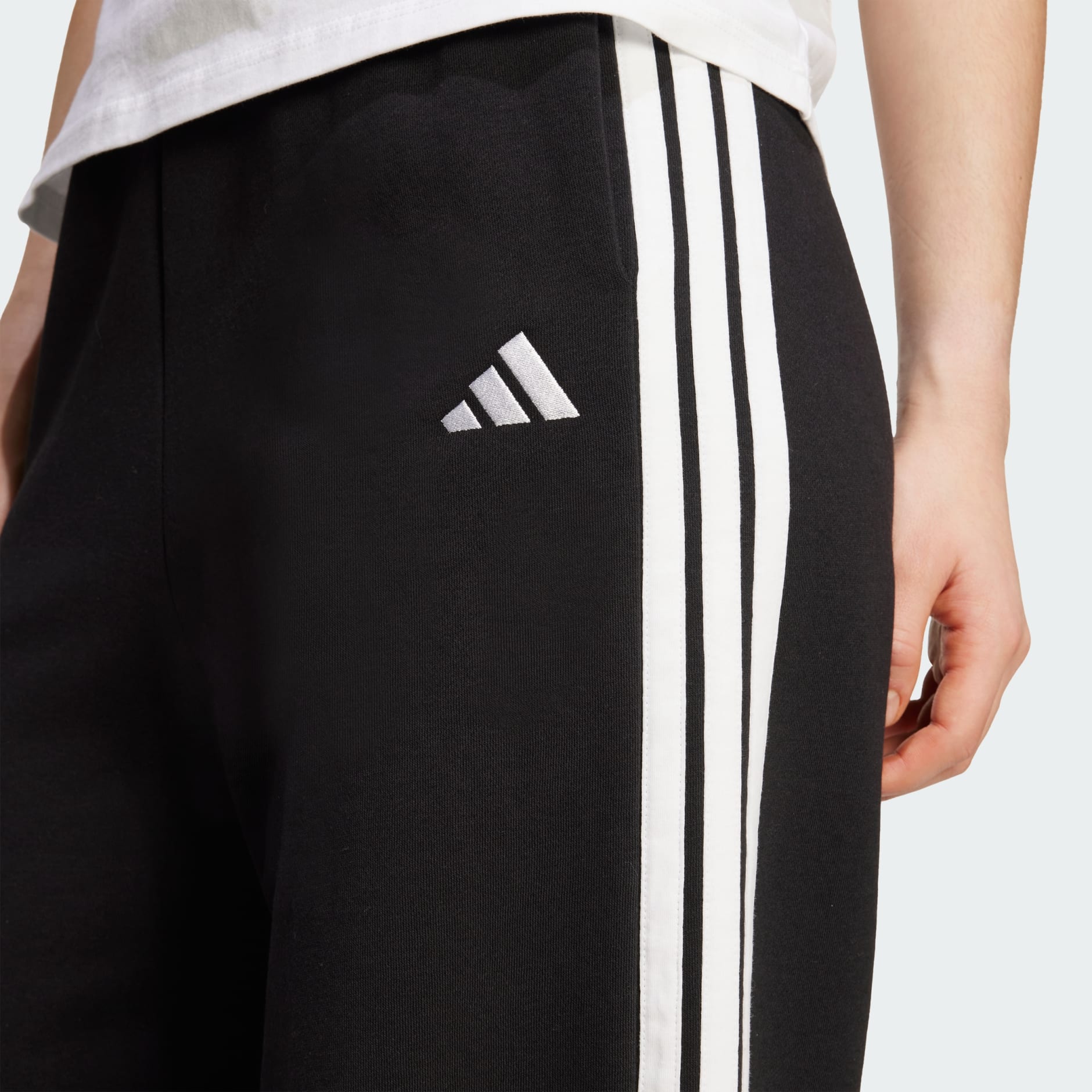 Pantaloni adidas largi din polar cu 3 dungi