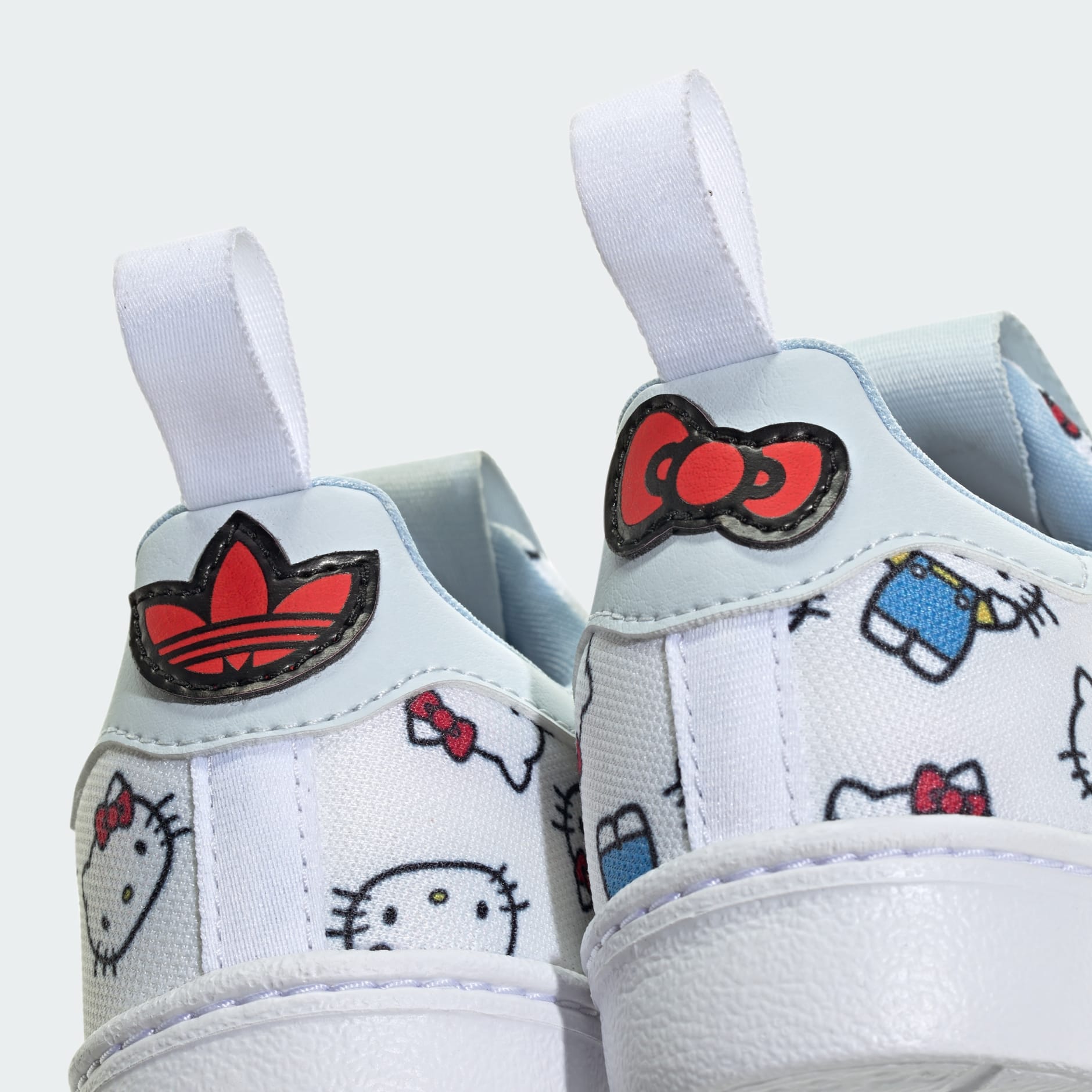 Adidas Originals Unisex-Child Superstar good Sneaker- Hello Kitty