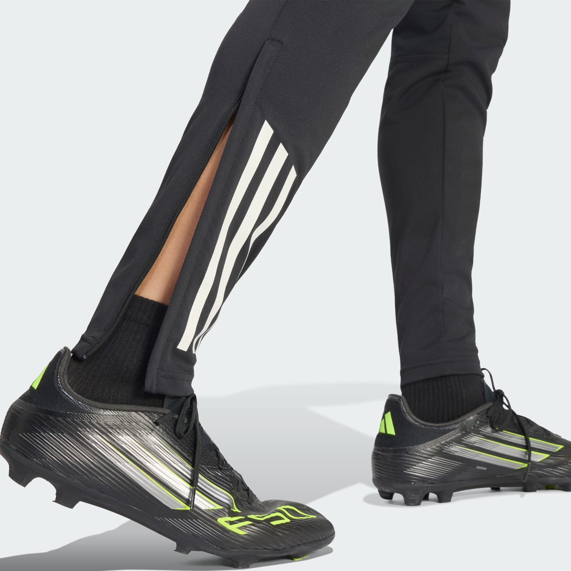 Hlače za trening adidas Real Madrid Avengers 25/26 Tiro 25 Competition