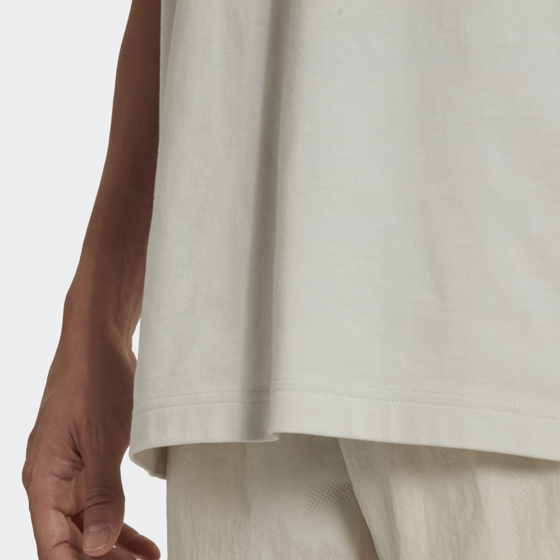 Reveal Essentials Tee