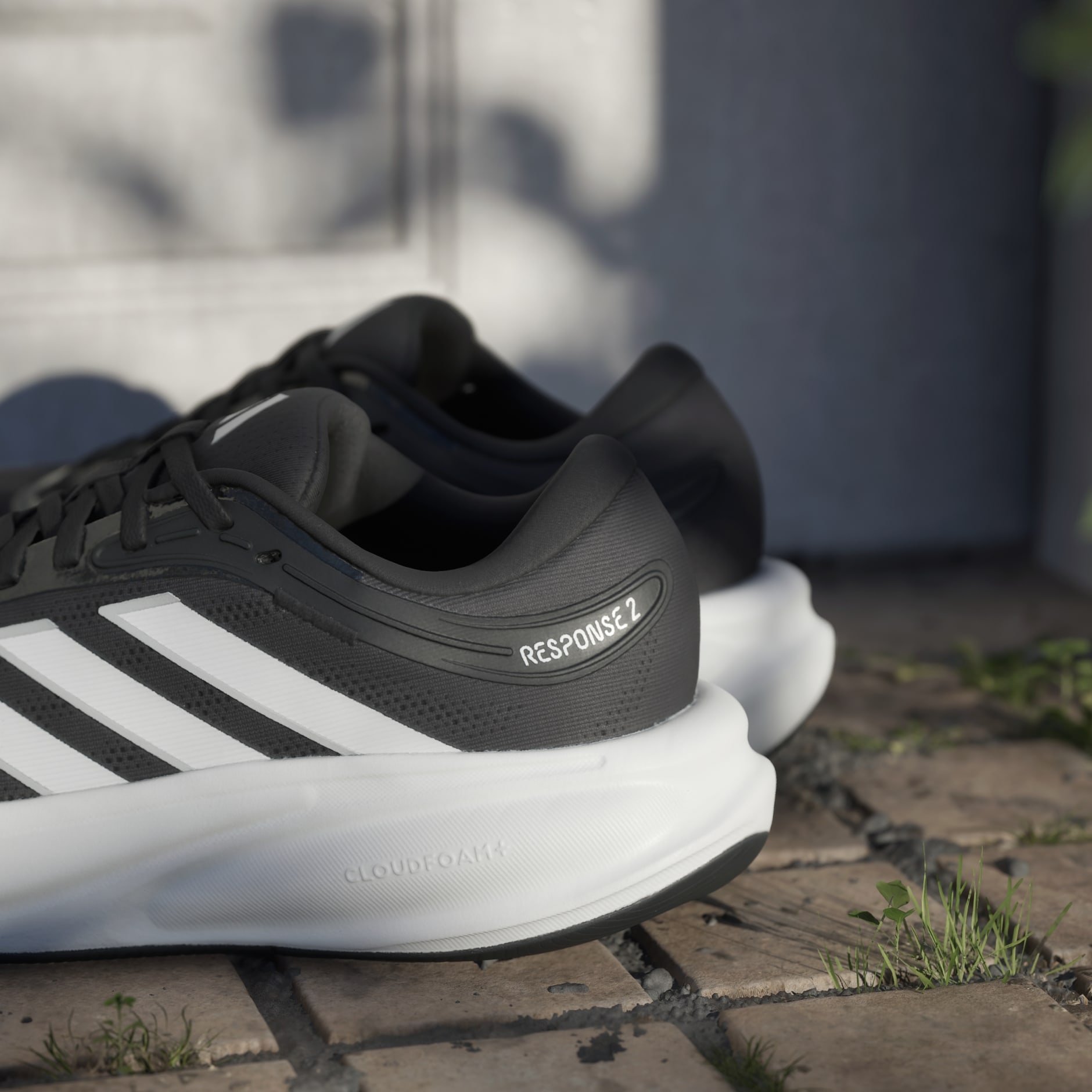 RESPONSE 2 RUNNING SHOES