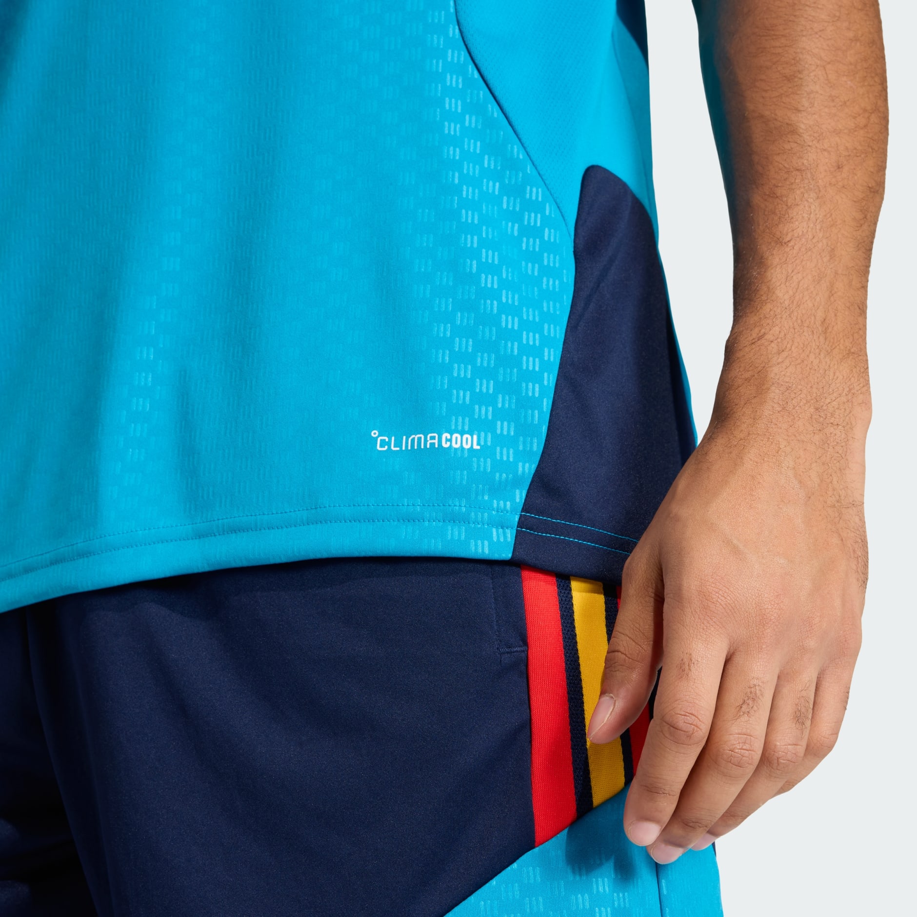 西班牙 26 年 Tiro 訓練球衣