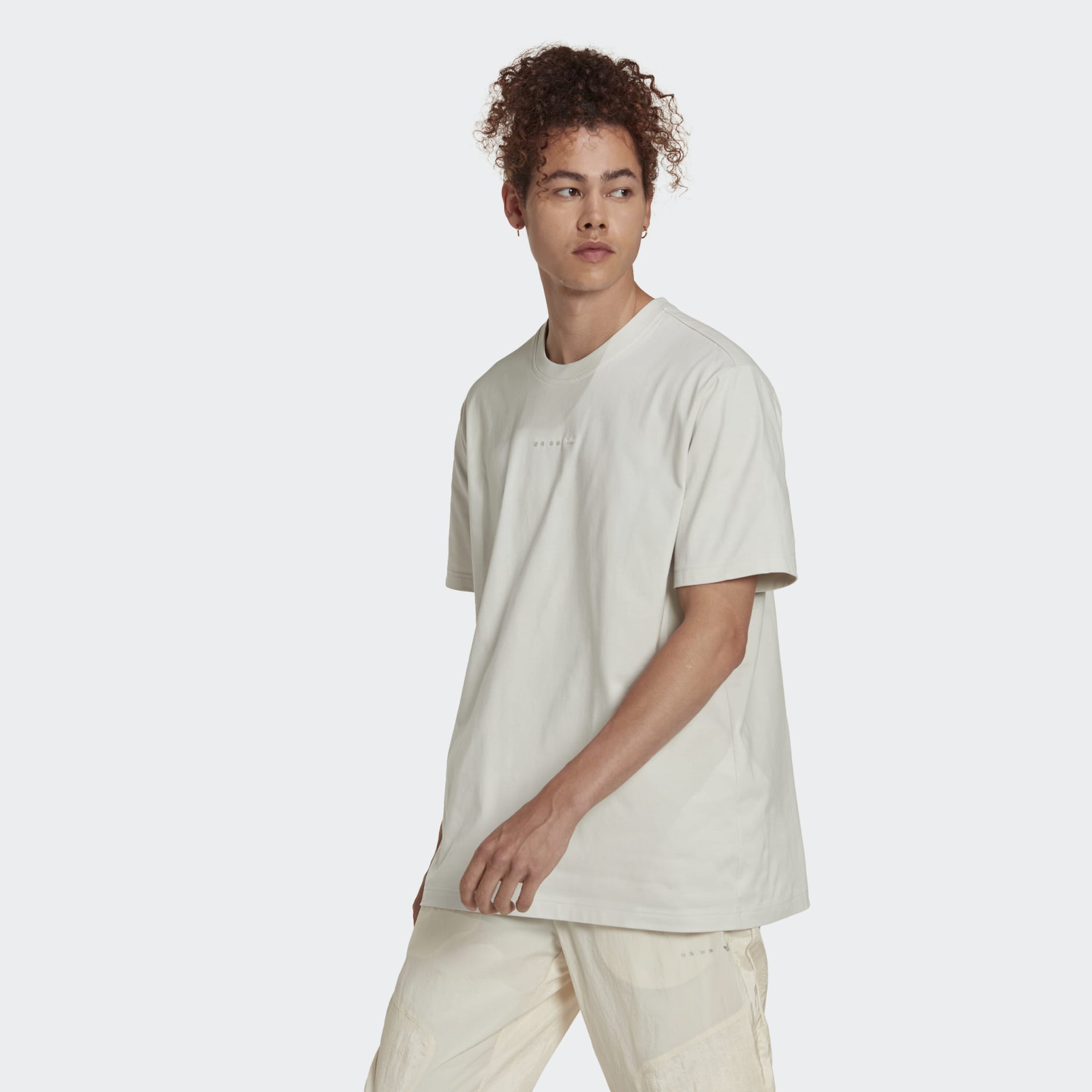Reveal Essentials Tee