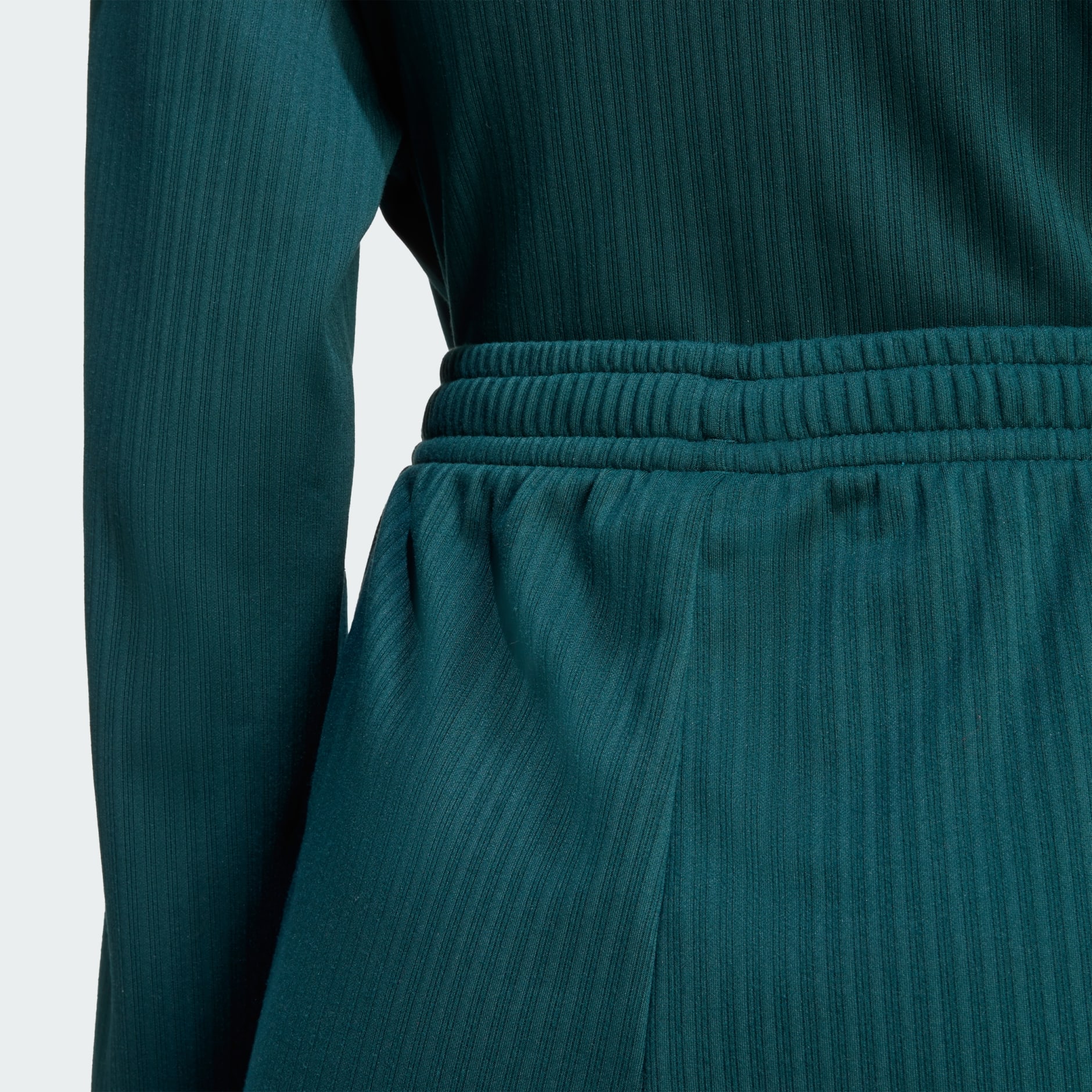 Essentials Winterized Wide Rib Shorts