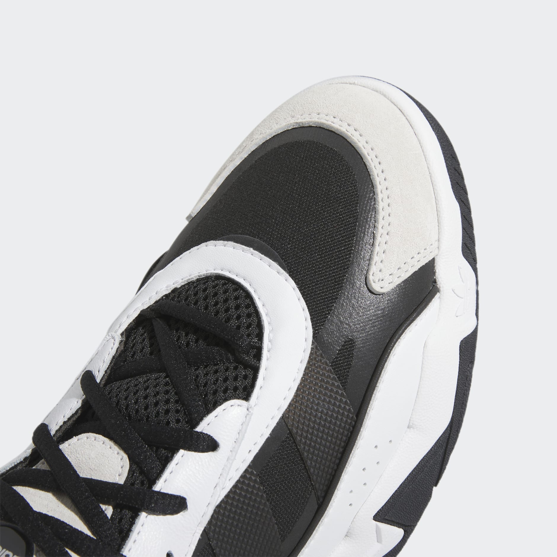 Niteball II Shoes