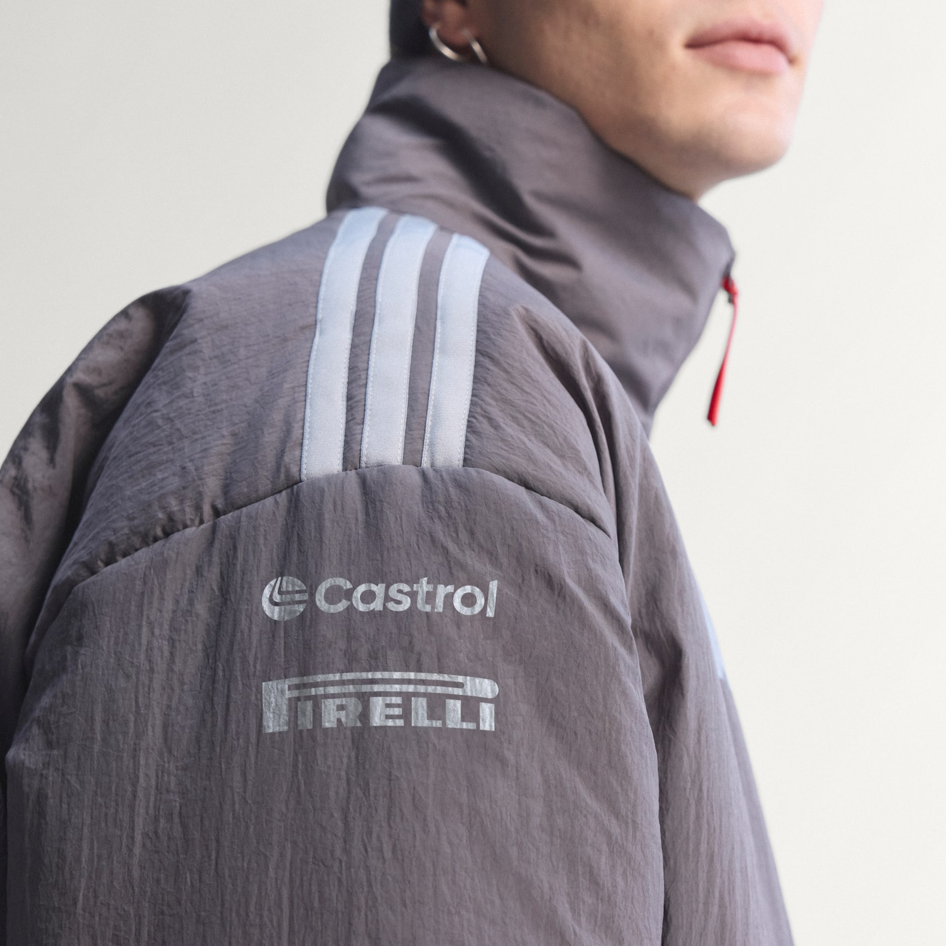 JACHETĂ CĂPTUȘITĂ AUDI REVOLUT F1 TEAM ENGINEERS & MARKETING