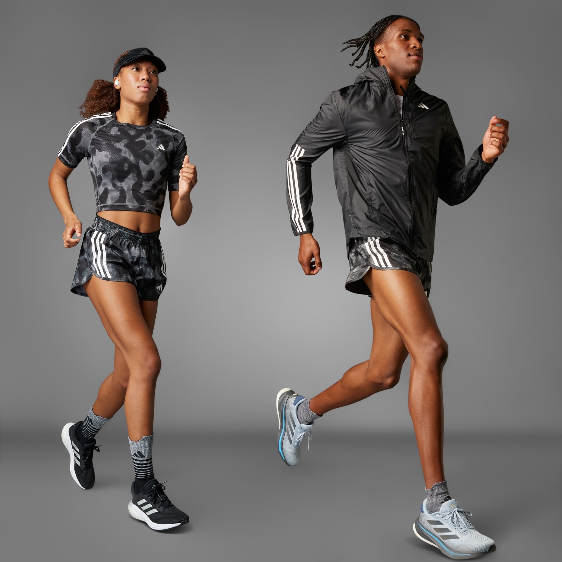 חולצת טי שירט Own the Run 3-Stripes Allover Print