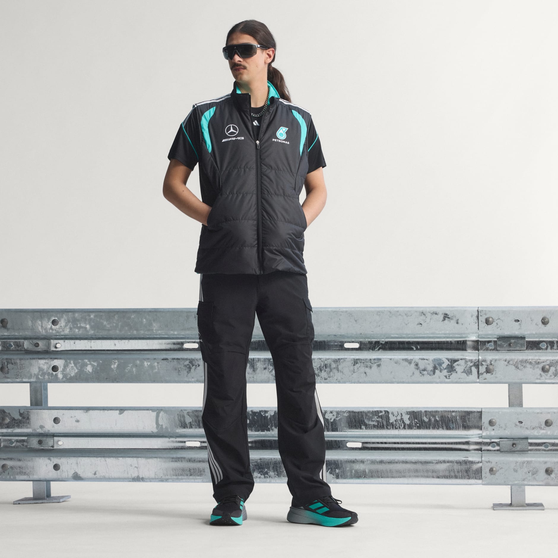MERCEDES - AMG PETRONAS FORMULA 1 TEAM MECHANICS VEST