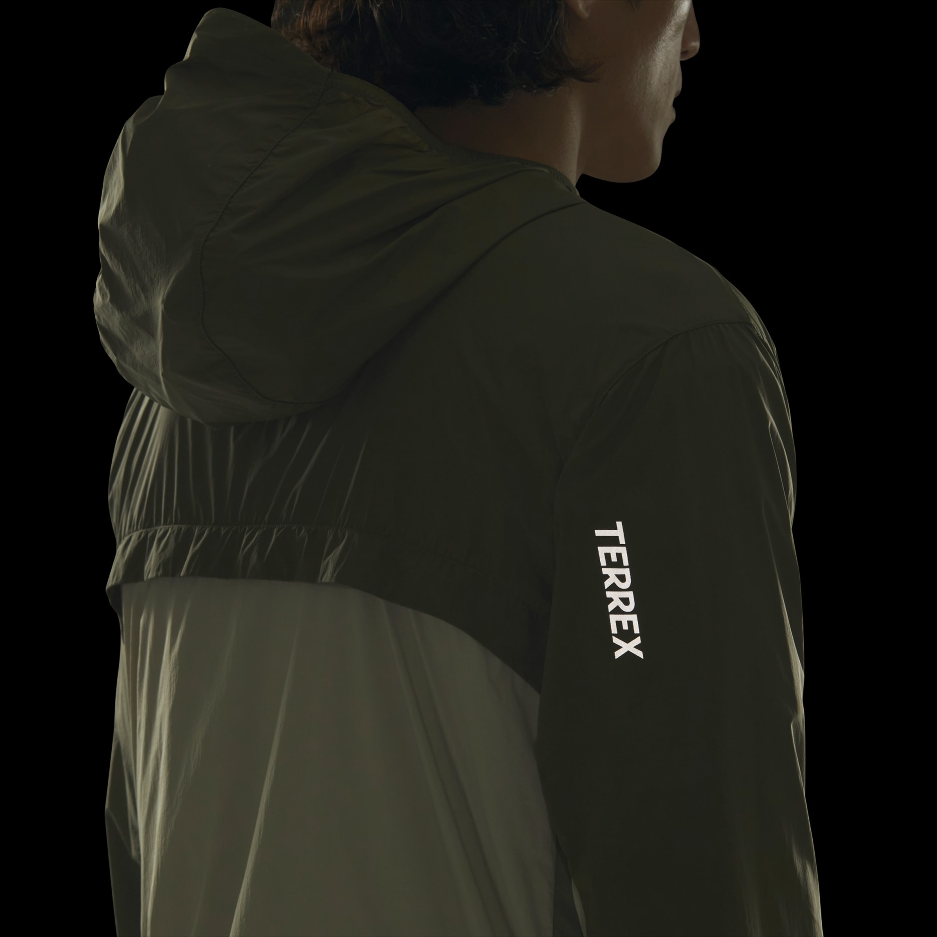 Vi&scaron;efunkcionalna jakna otporna na vjetar