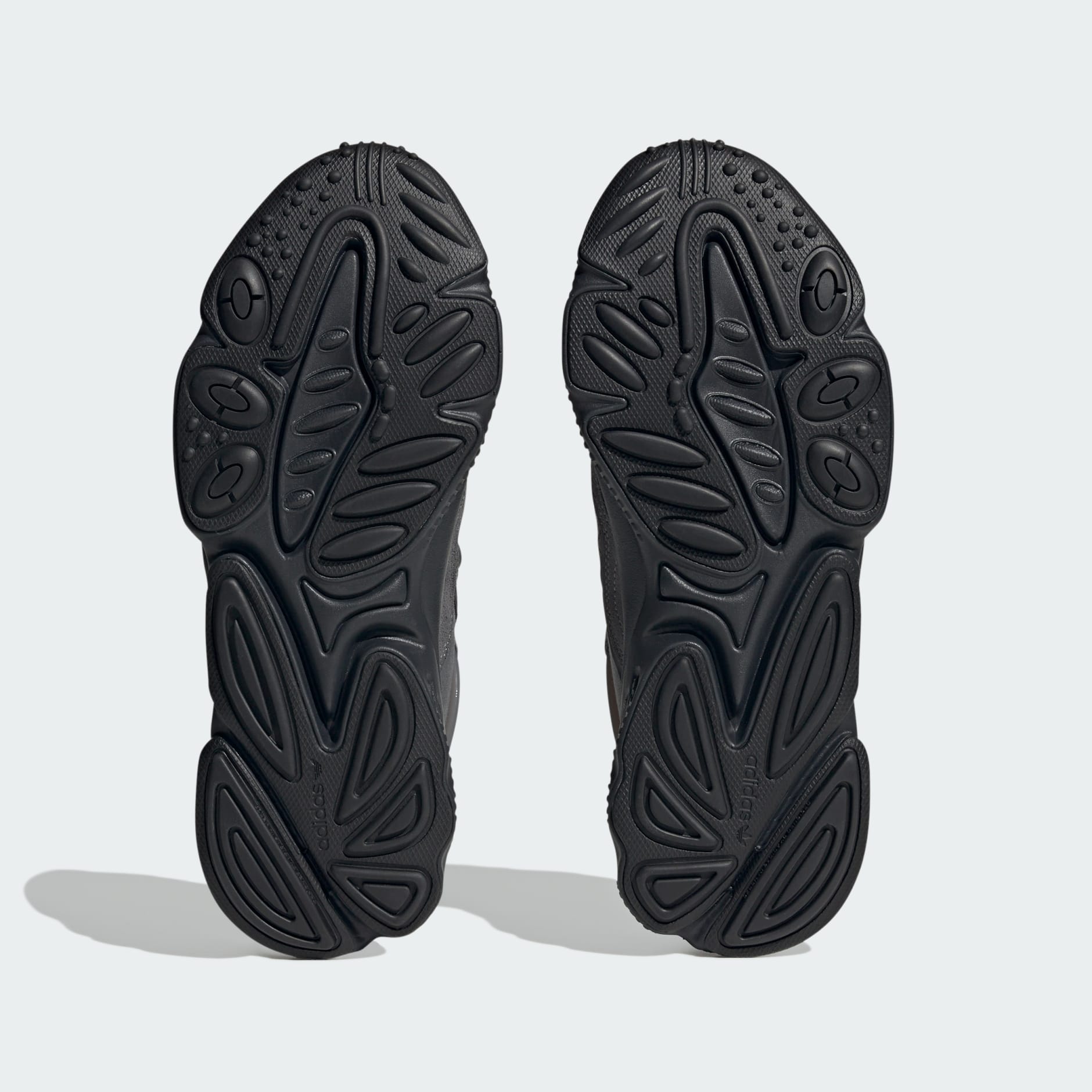 Ozweego adidas outlet triple black