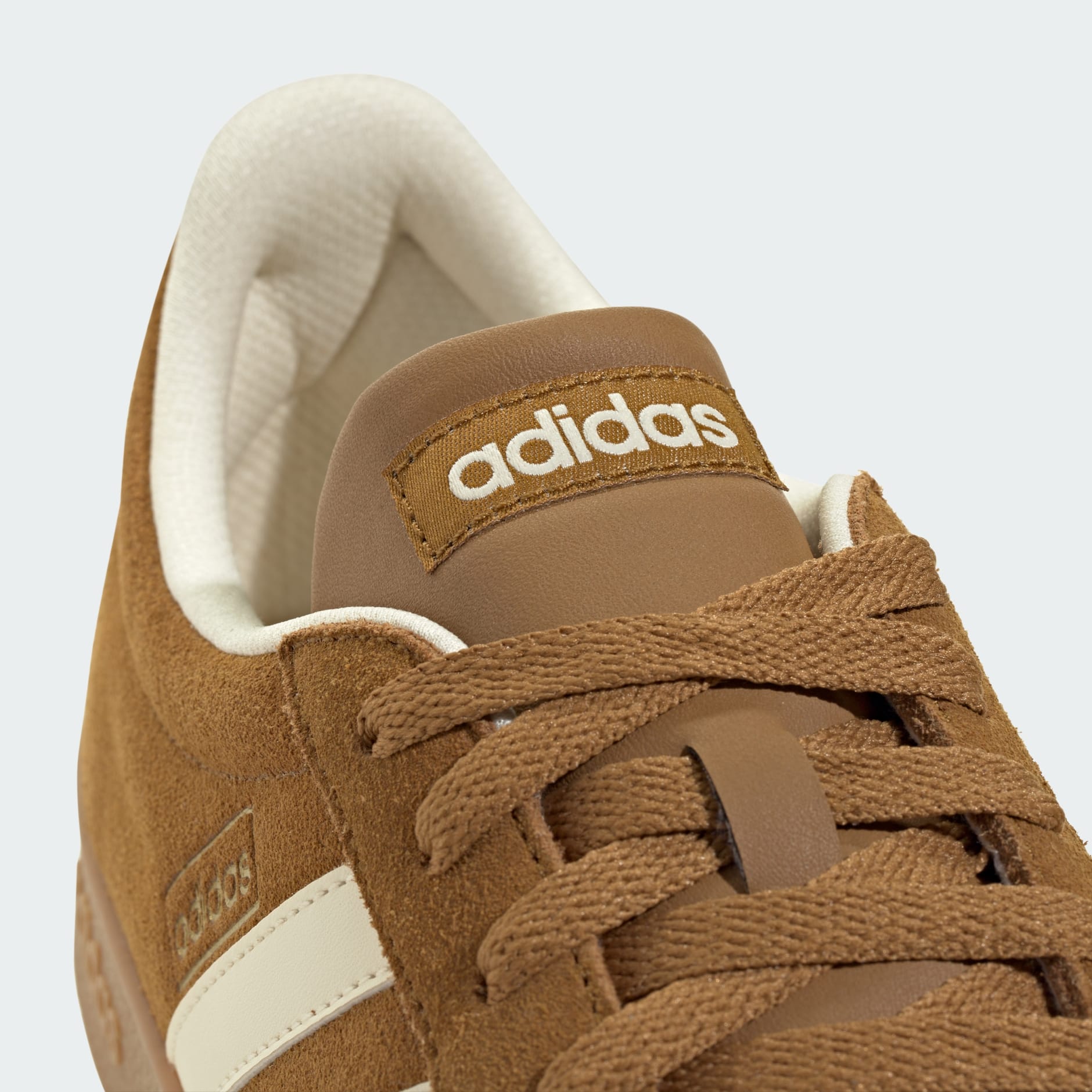 VL Court 經典運動鞋