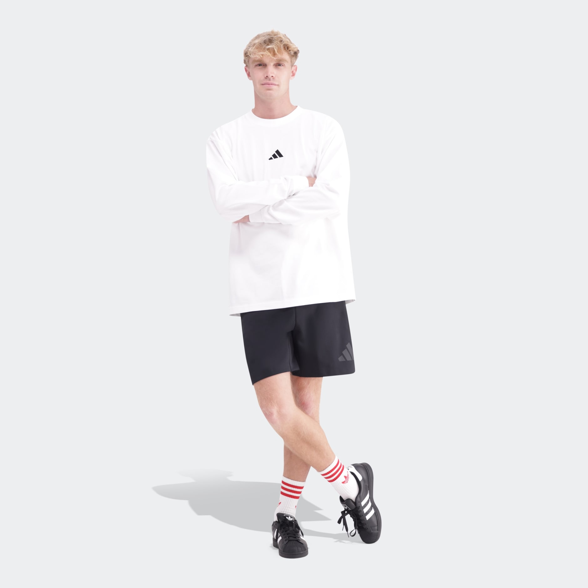 Essentials Plus Loose Fit Small Logo Long Sleeve Long-Sleeve Top