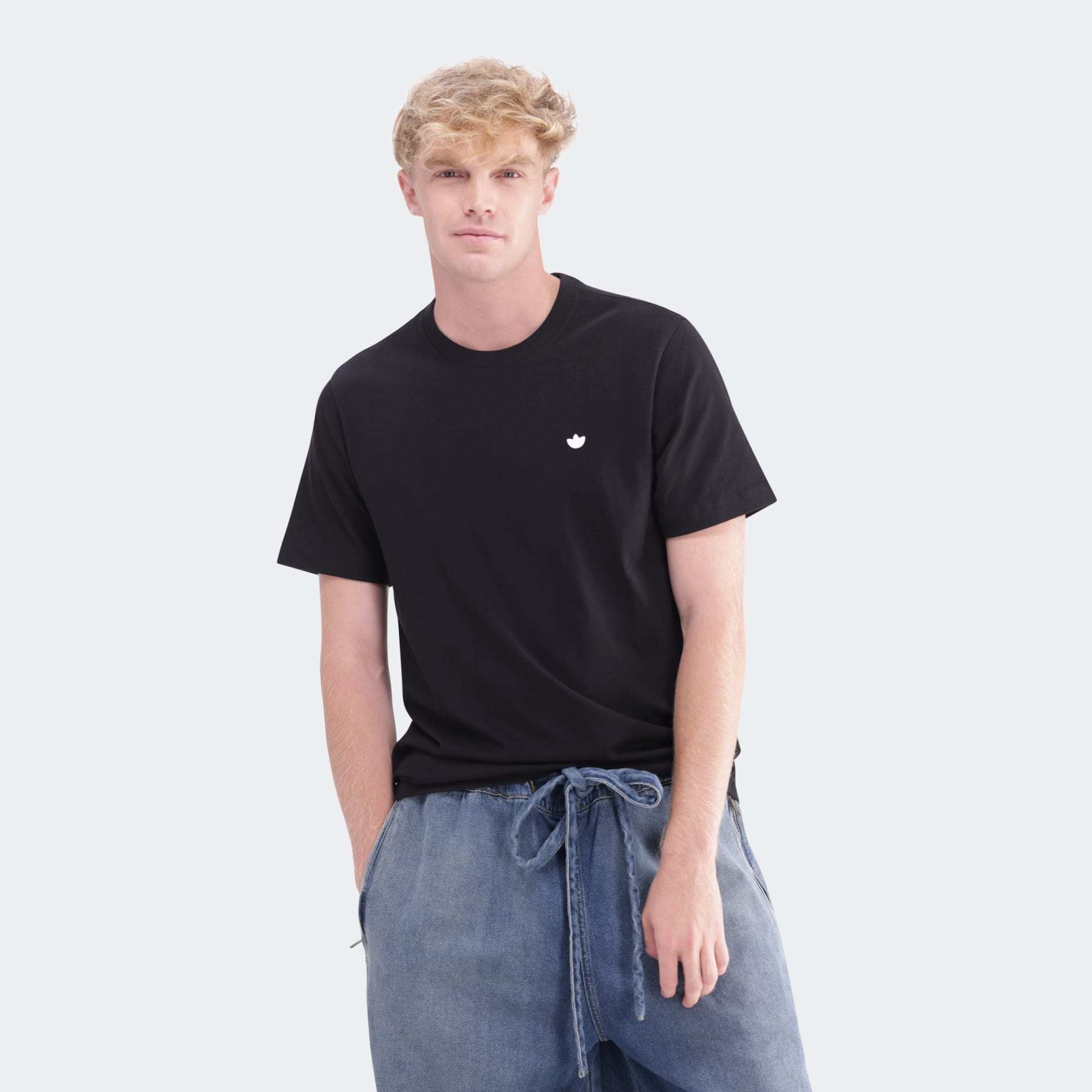 Trefoil Essentials Tee