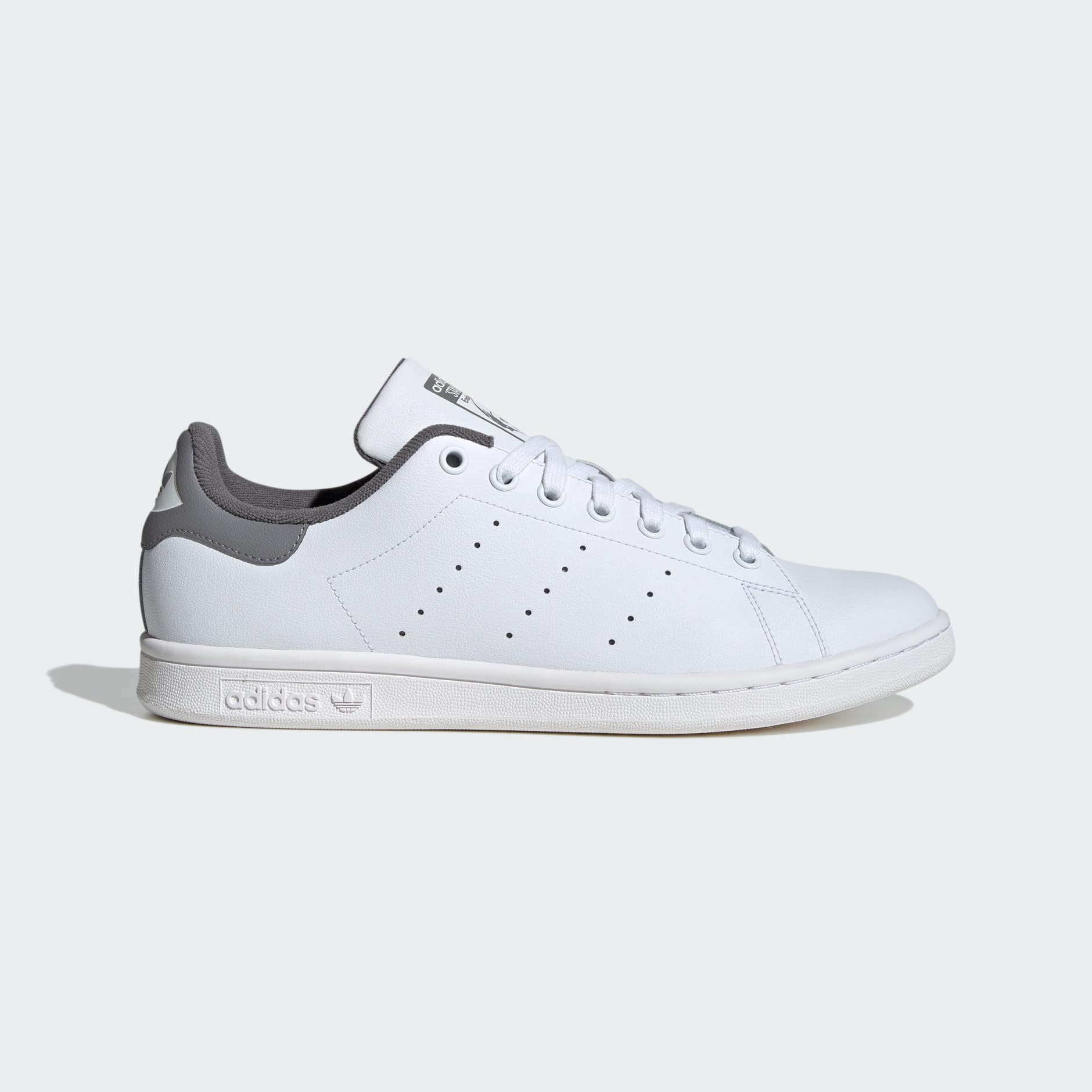STAN SMITH