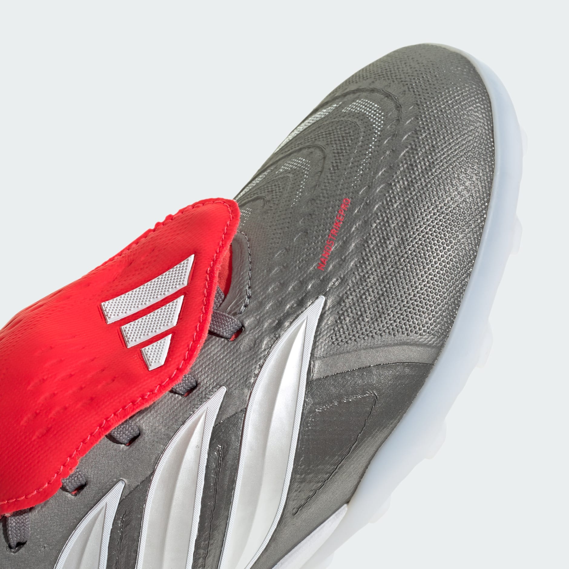 PREDATOR PRO Fold-Over Tongue Turf Football Shoes