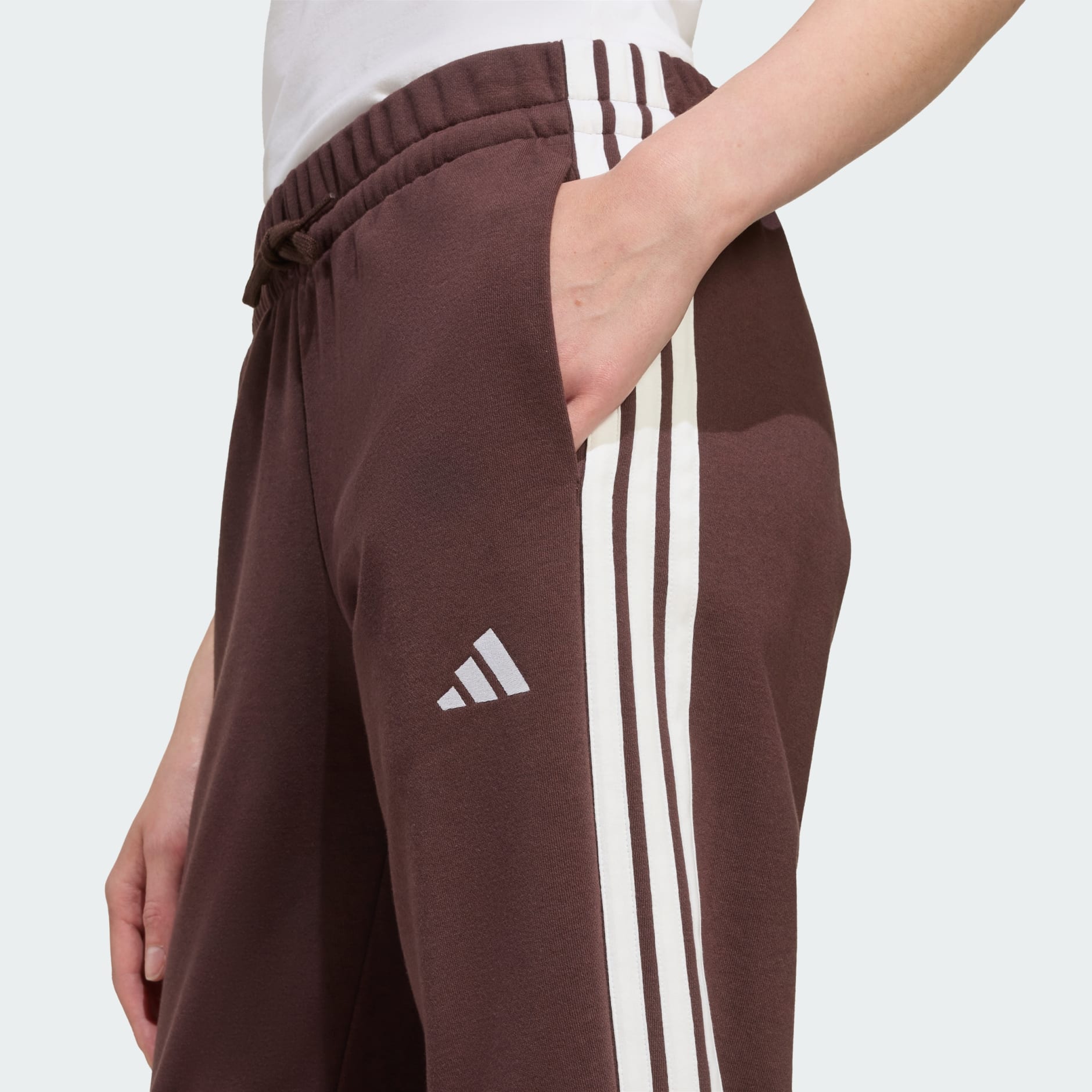 بنطال Essentials 3-Stripes French Terry Cuffed