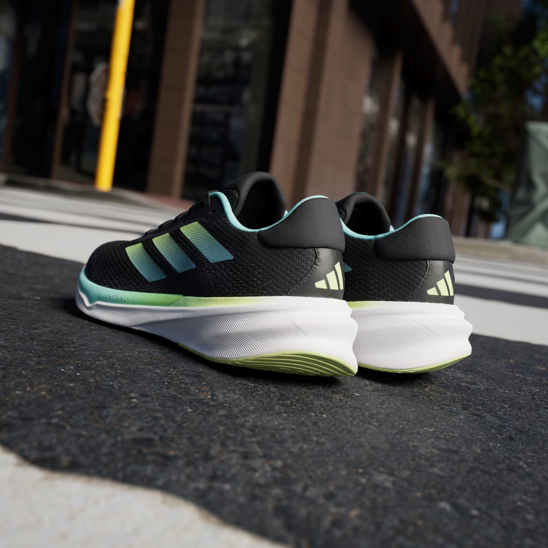 Tenis de Running Supernova Stride
