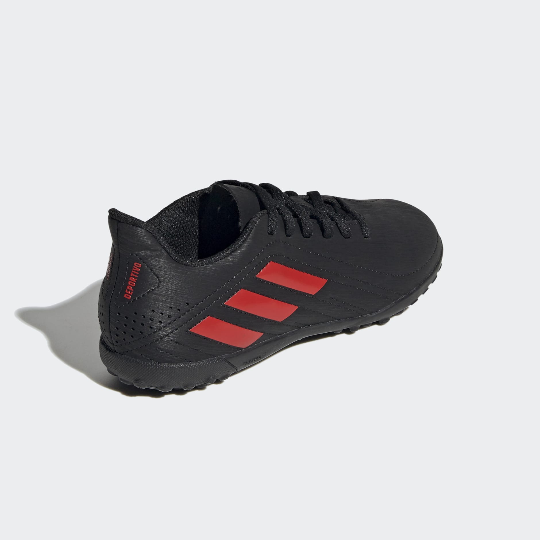Deportivo Turf Boots