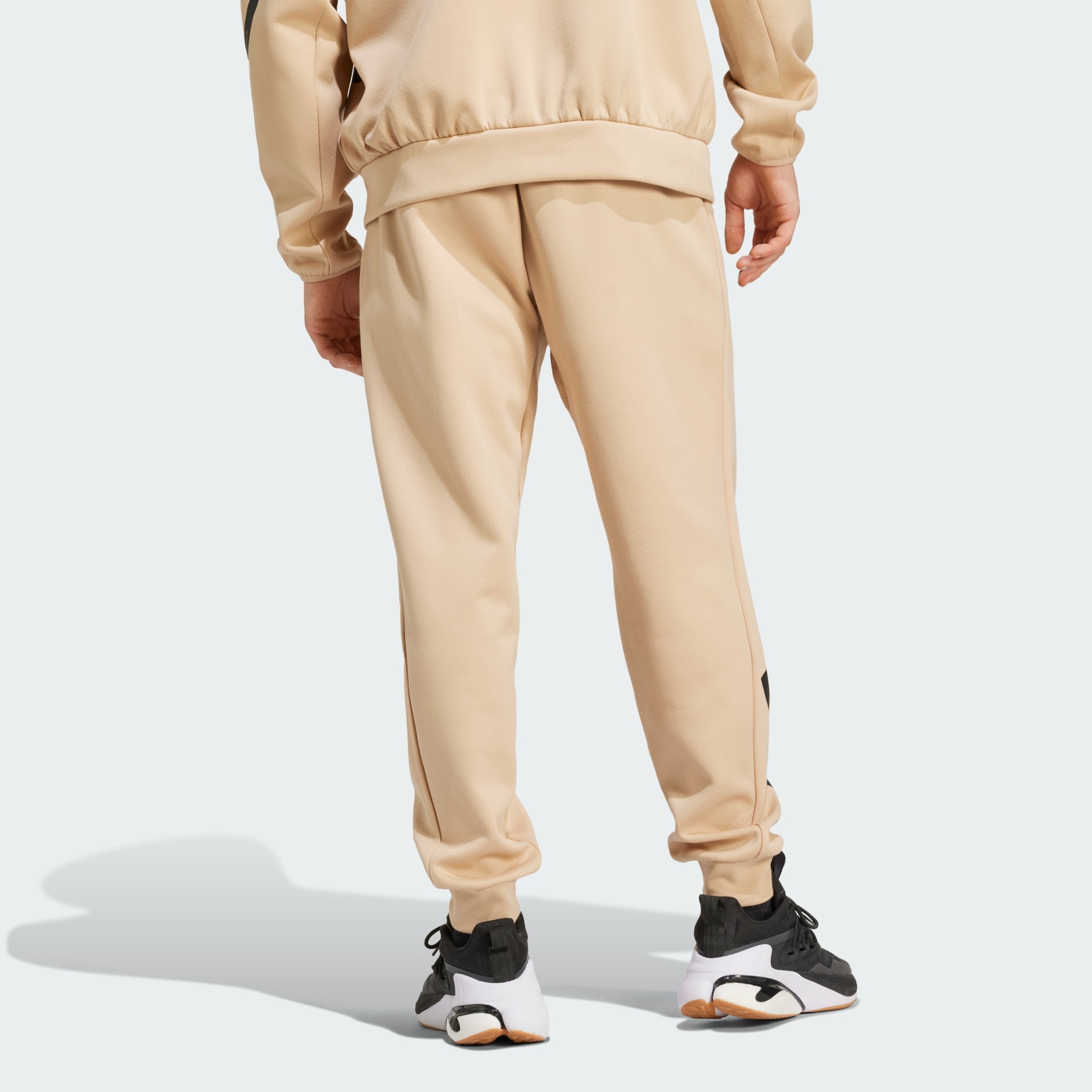 Adidas chino joggers quito hotsell