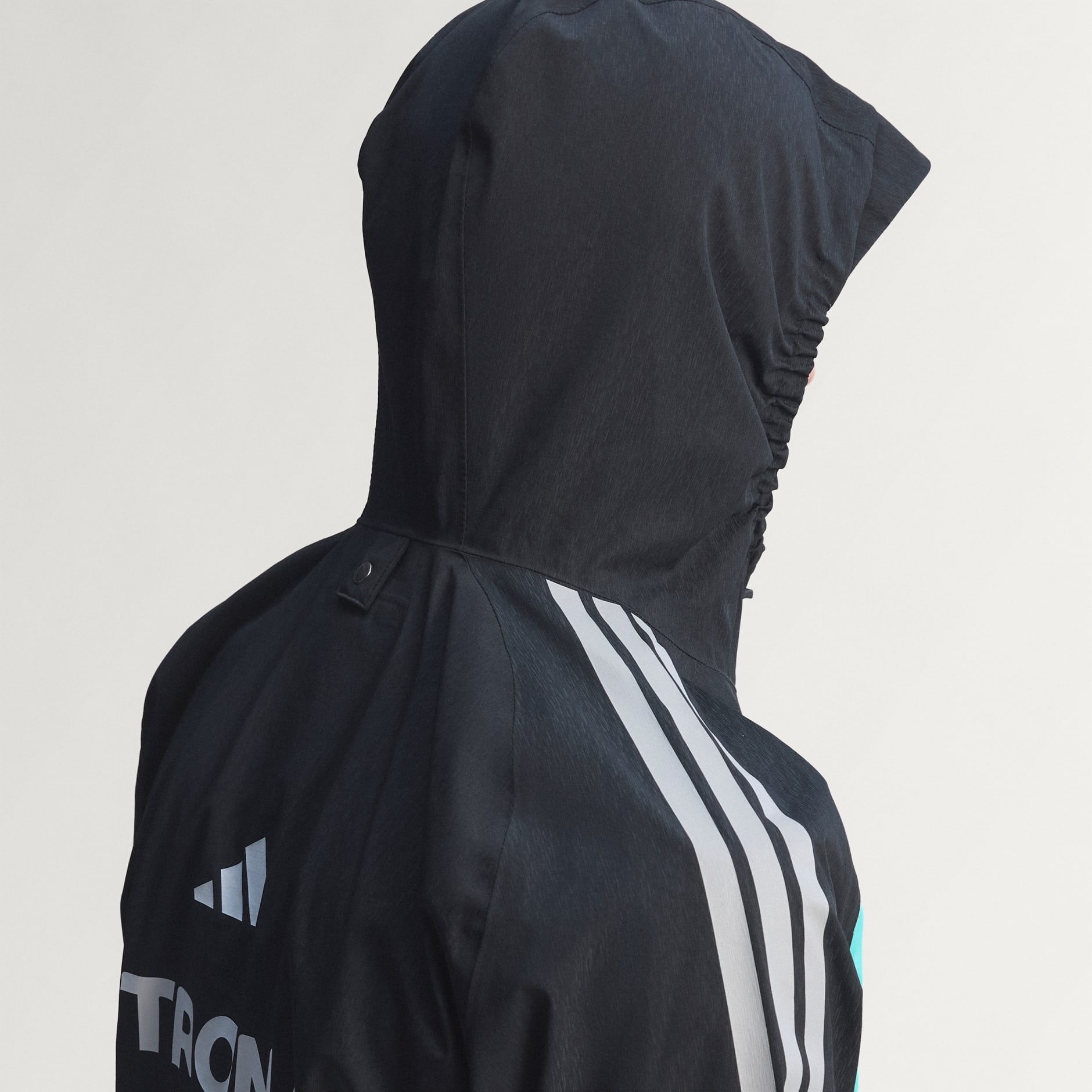 JAKNA ZA KI&Scaron;U MERCEDES - AMG PETRONAS FORMULA 1 TEAM MECHANICS