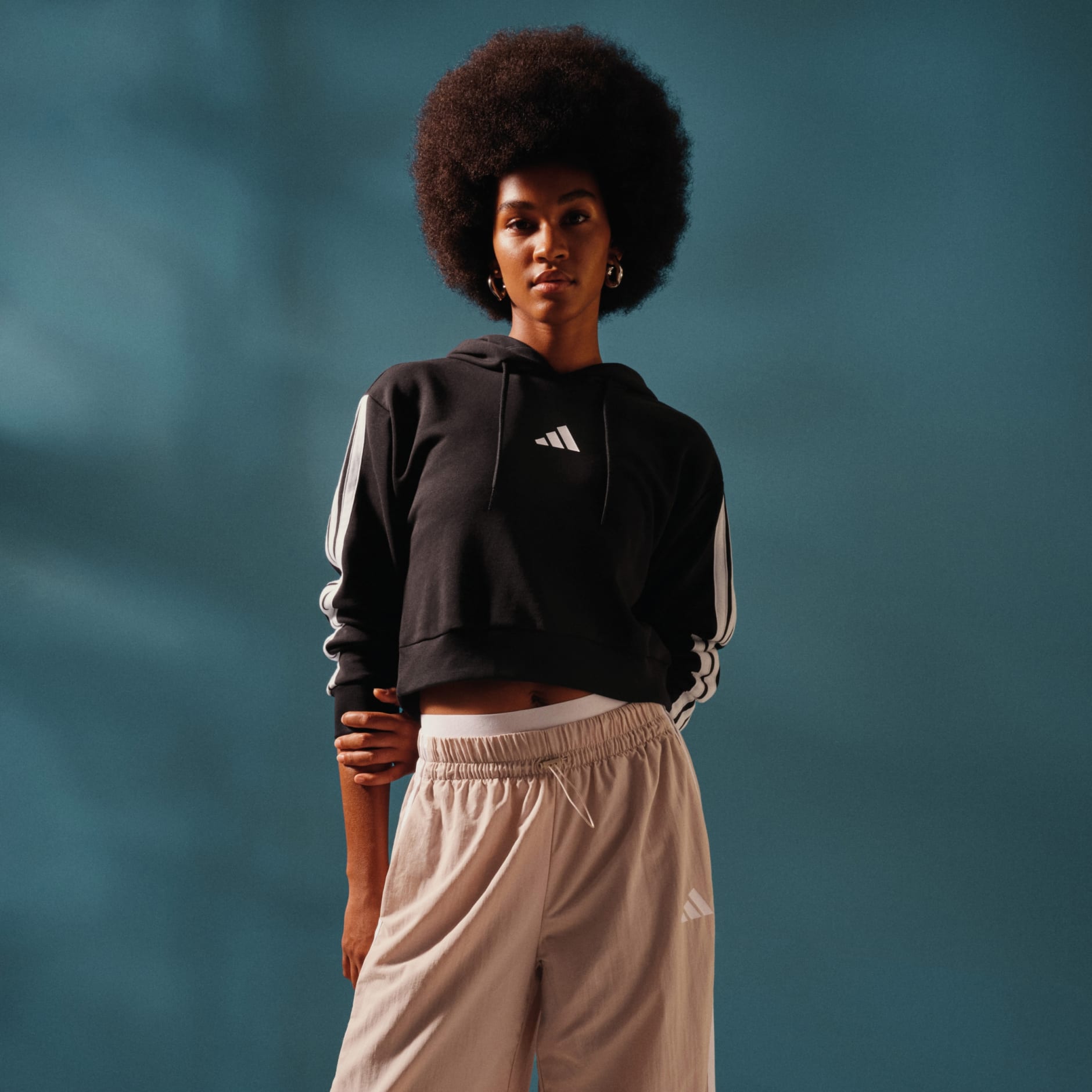 Buzo con capucha Essentials French Terry Crop 3 bandas