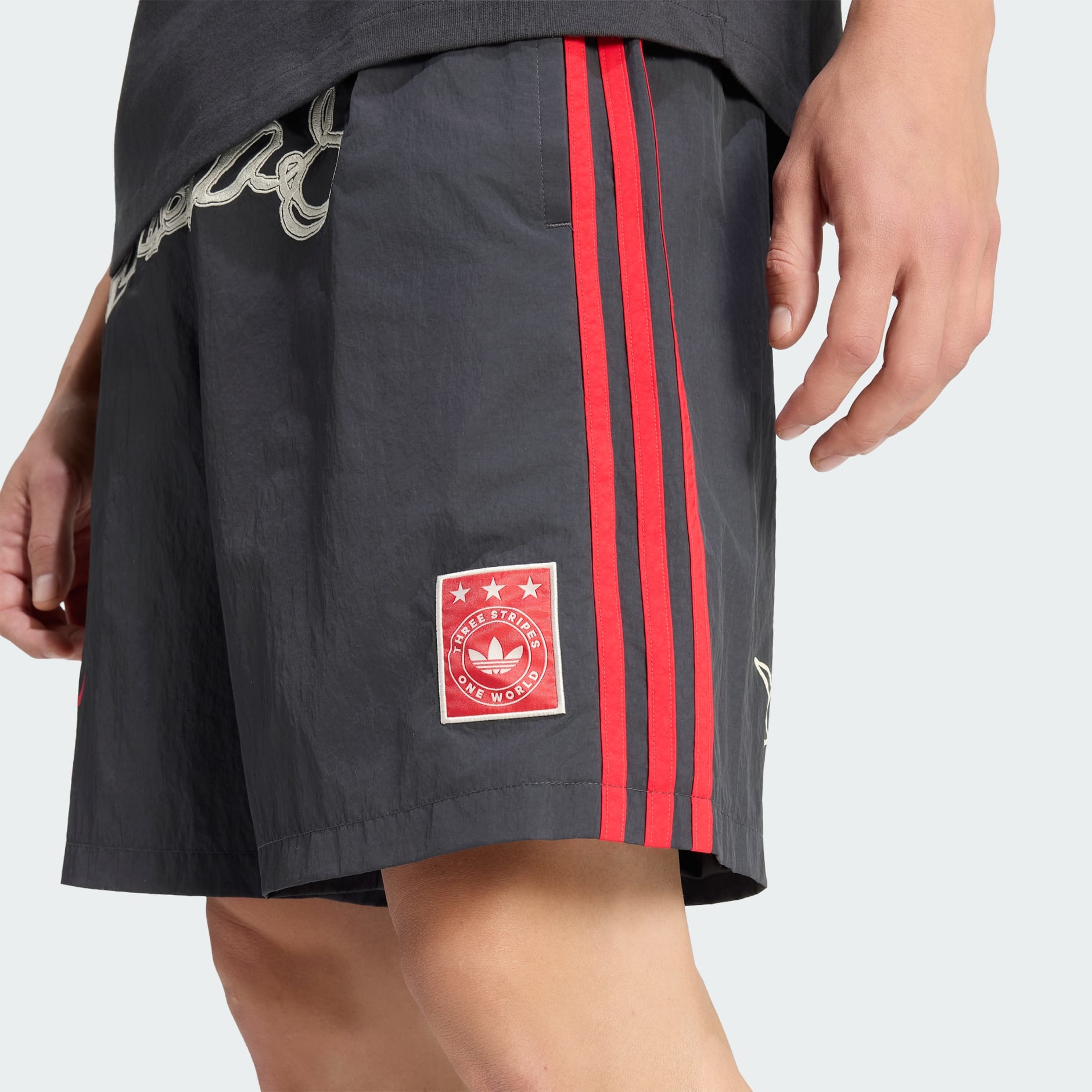 Originals One World 圖案短褲