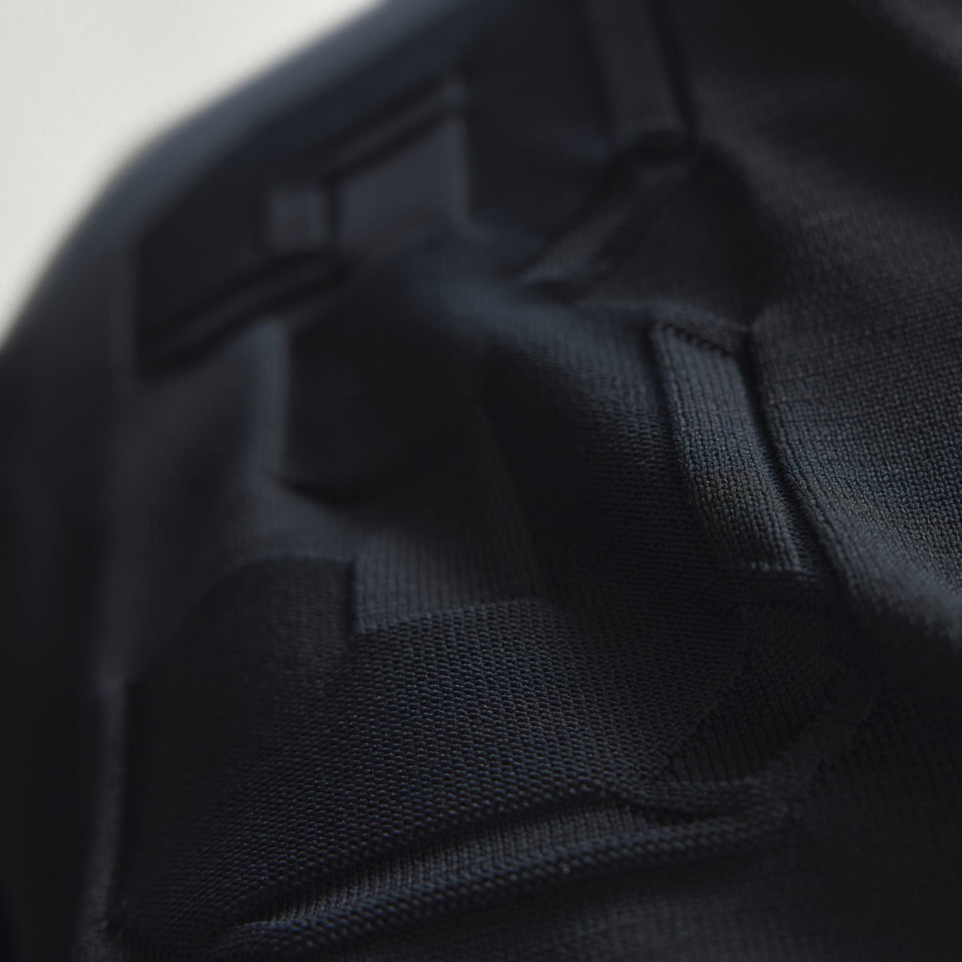 KNITTED HOODED LONG SLEEVE