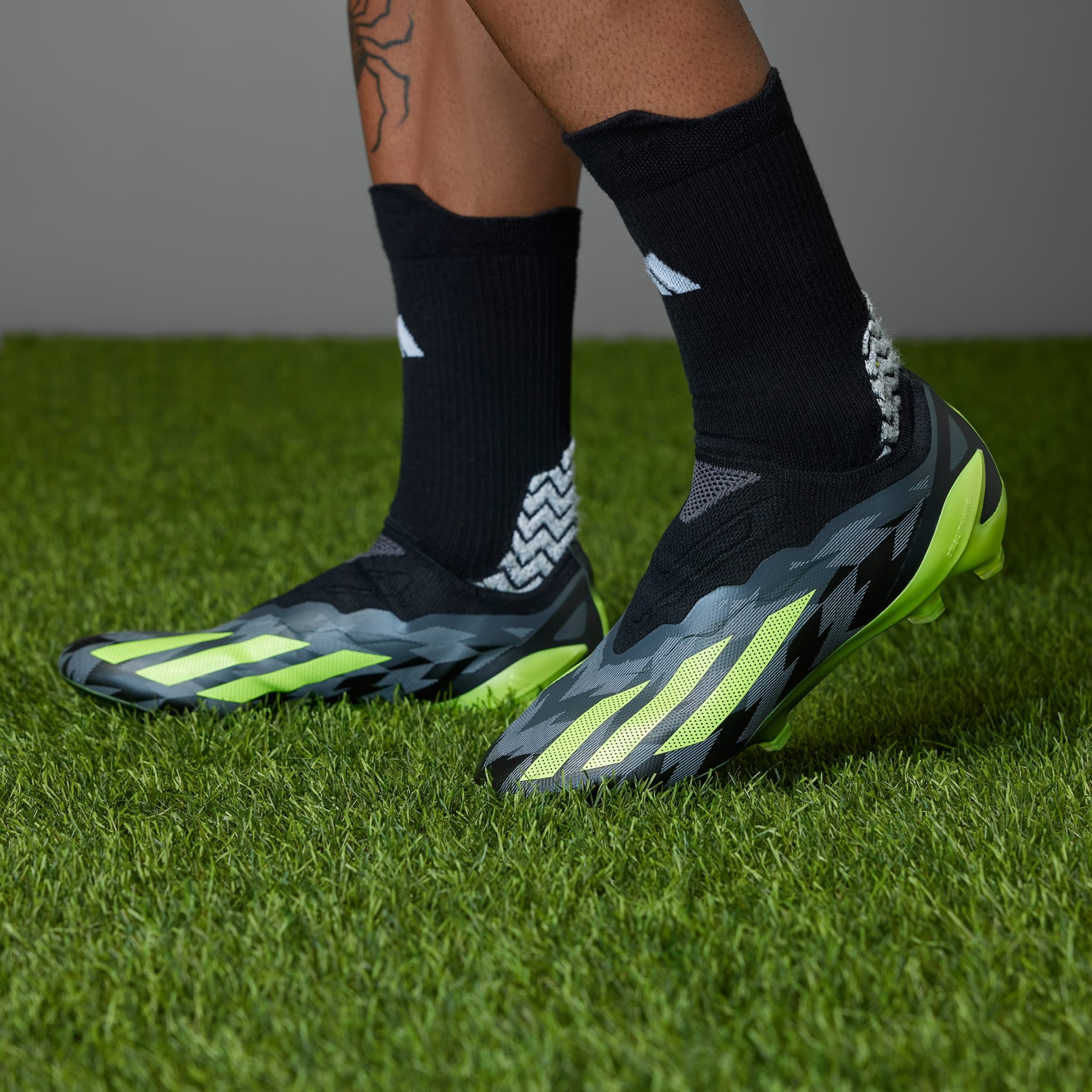 X Crazyfast Injection.1 Laceless Firm Ground Boots