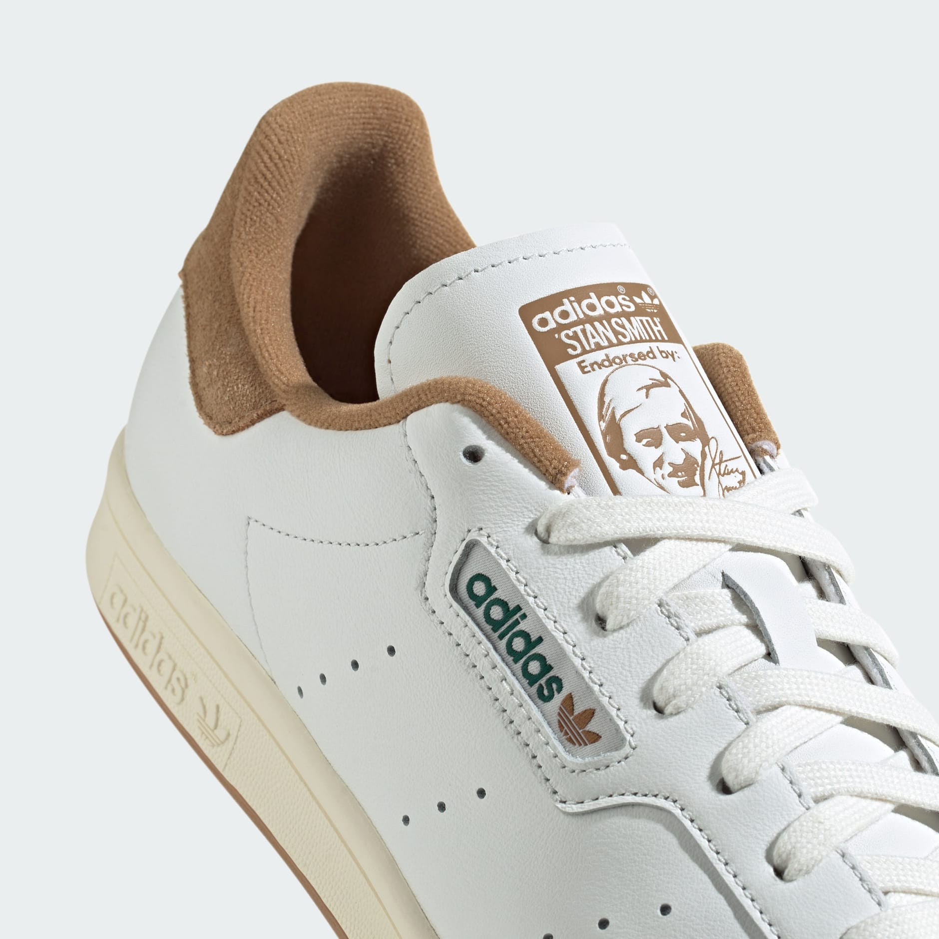 STAN SMITH