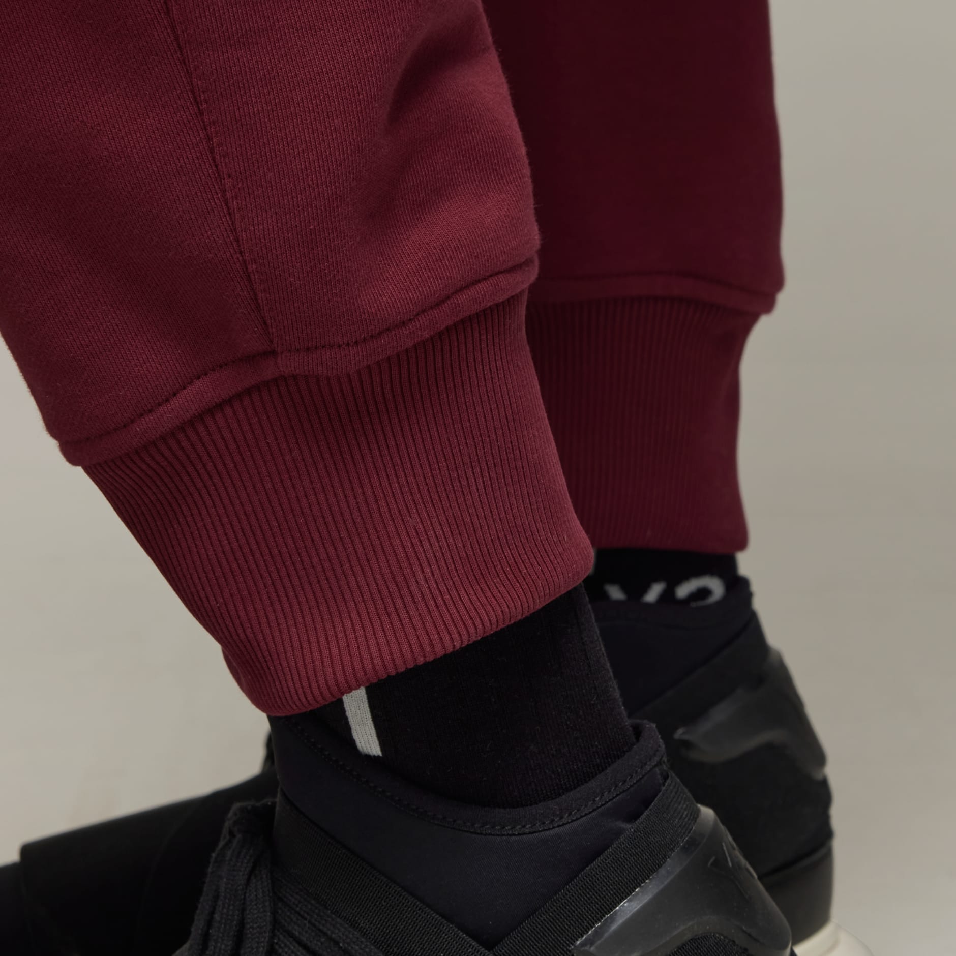 Adidas originals ryv 2024 cuffed joggers in maroon