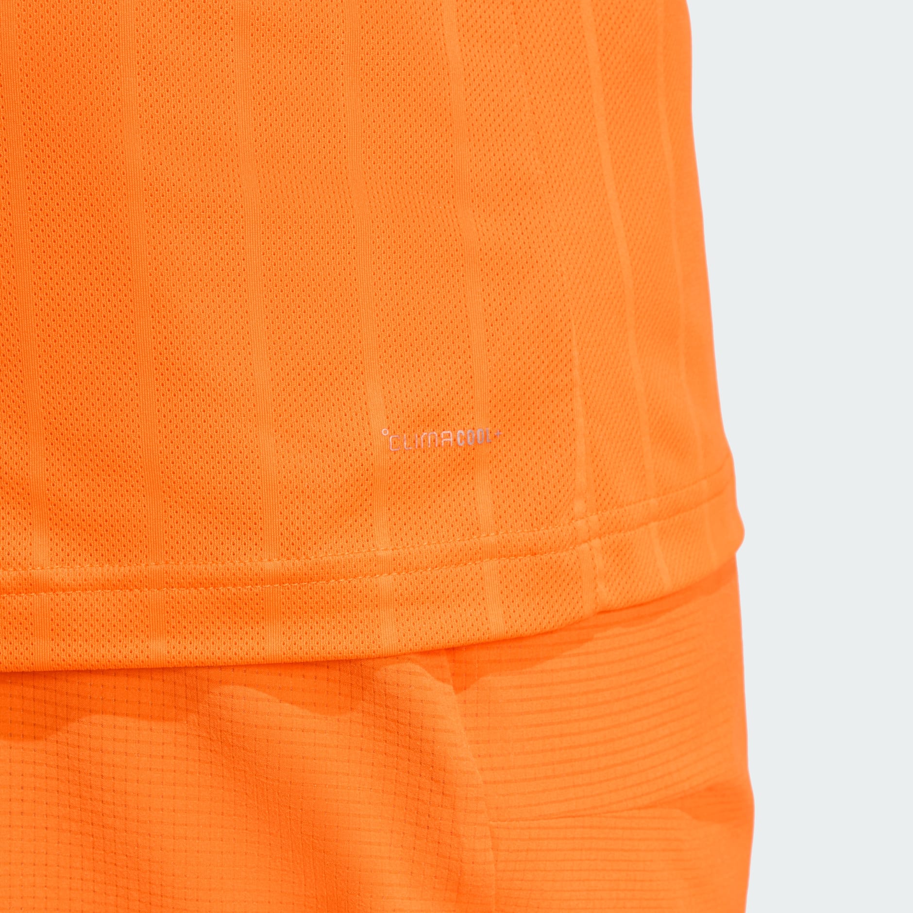 تيشيرت للتنس بتقنية +Climacool وتصميم Freelift ومواصفات احترافية