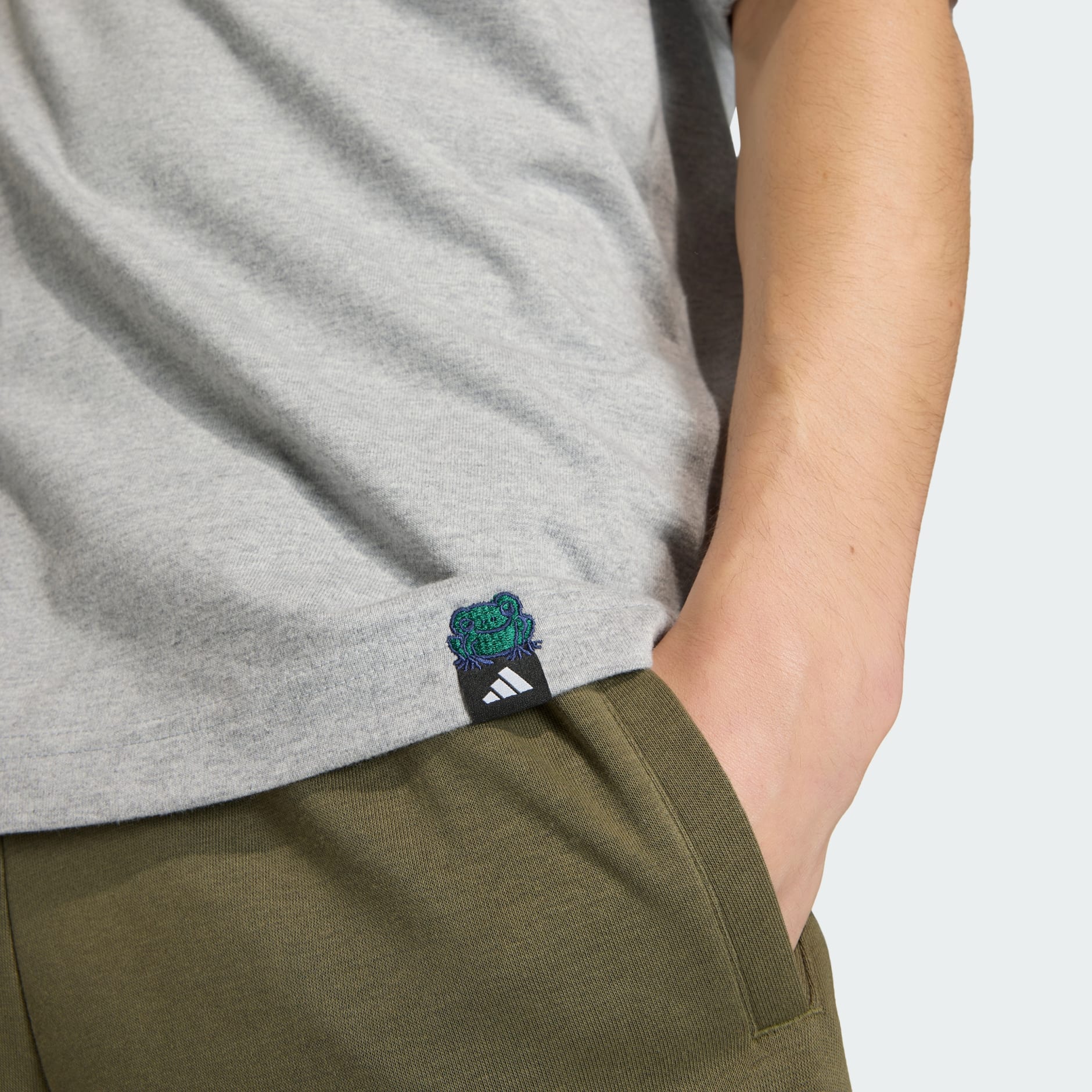 DOODLE STAND-UP PADDLE GRAPHIC T-SHIRT