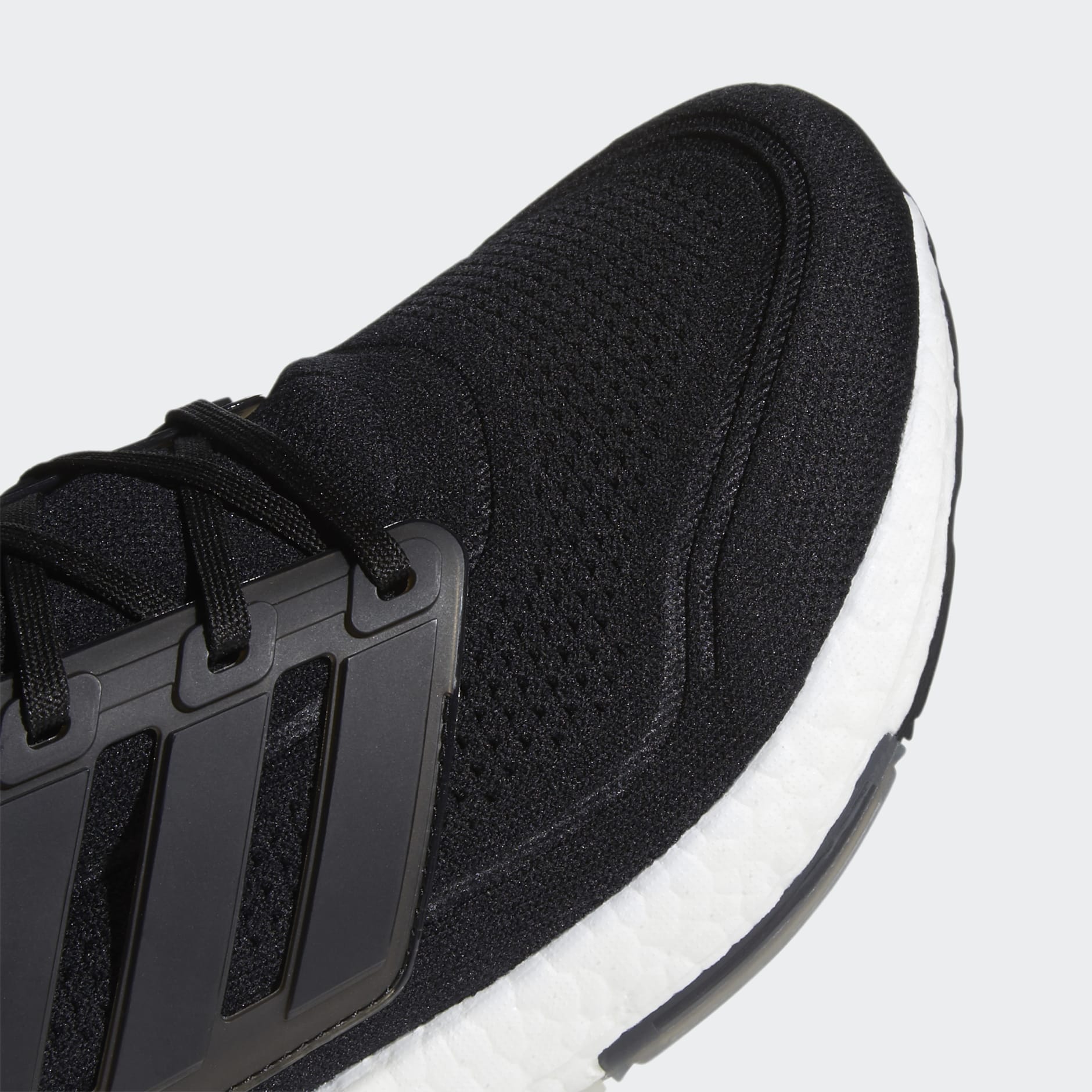 נעלי Ultraboost 21