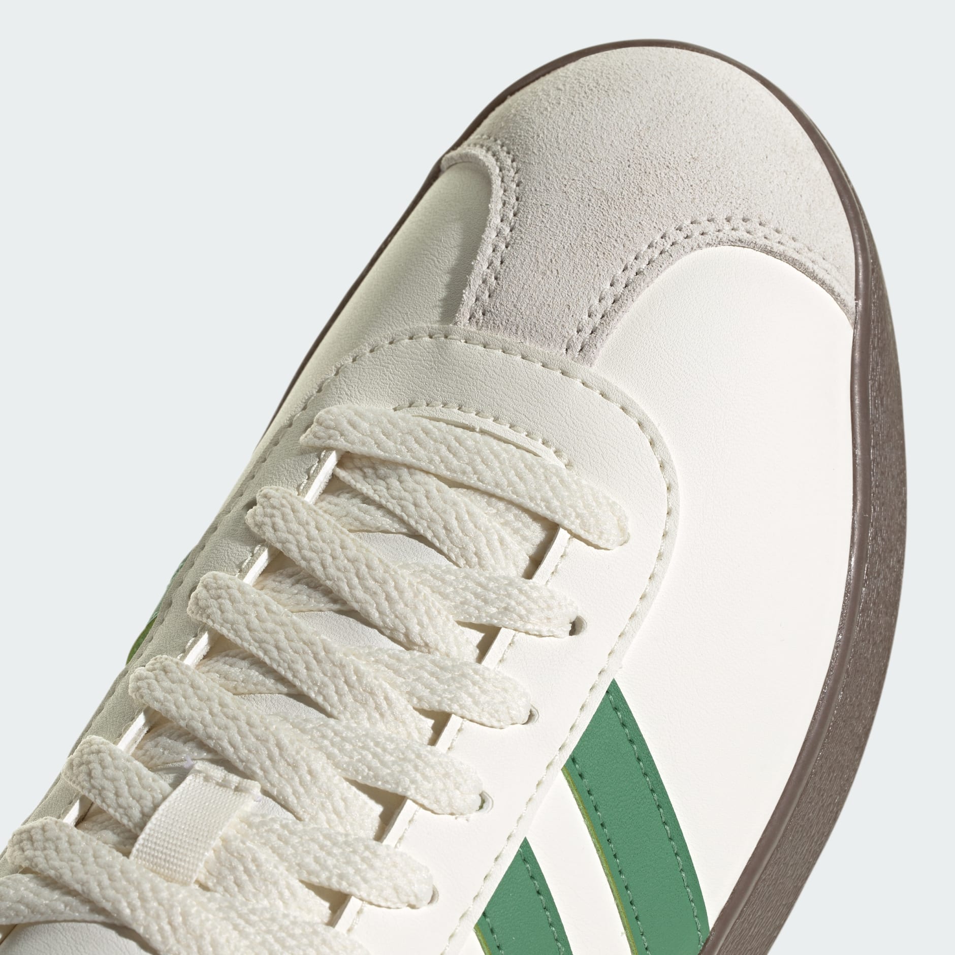 VL Court Classic Shoes