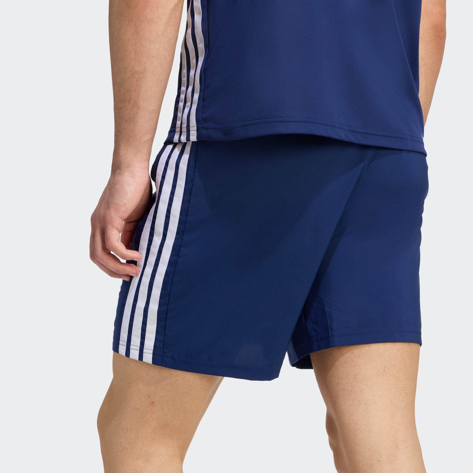 TKANE KRATKE HLAČE WORKOUT ESSENTIALS BASE 3 STRIPES