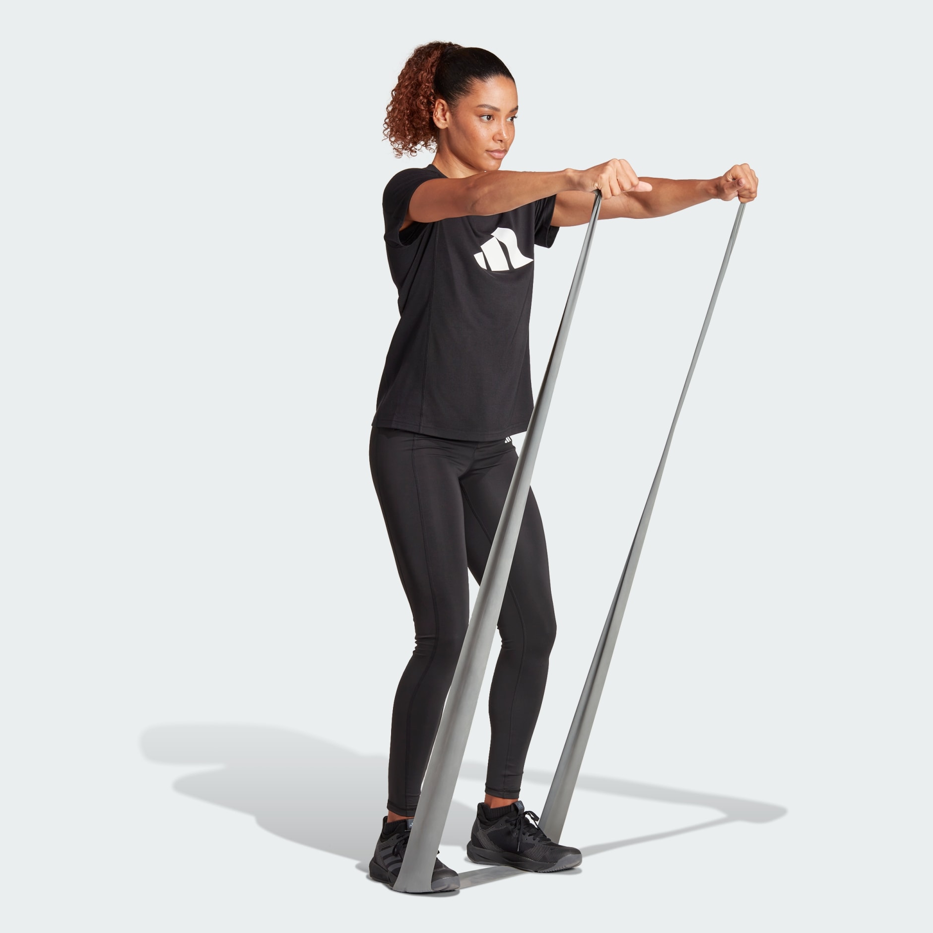 Train Essentials Big Performance Logo Training Tee