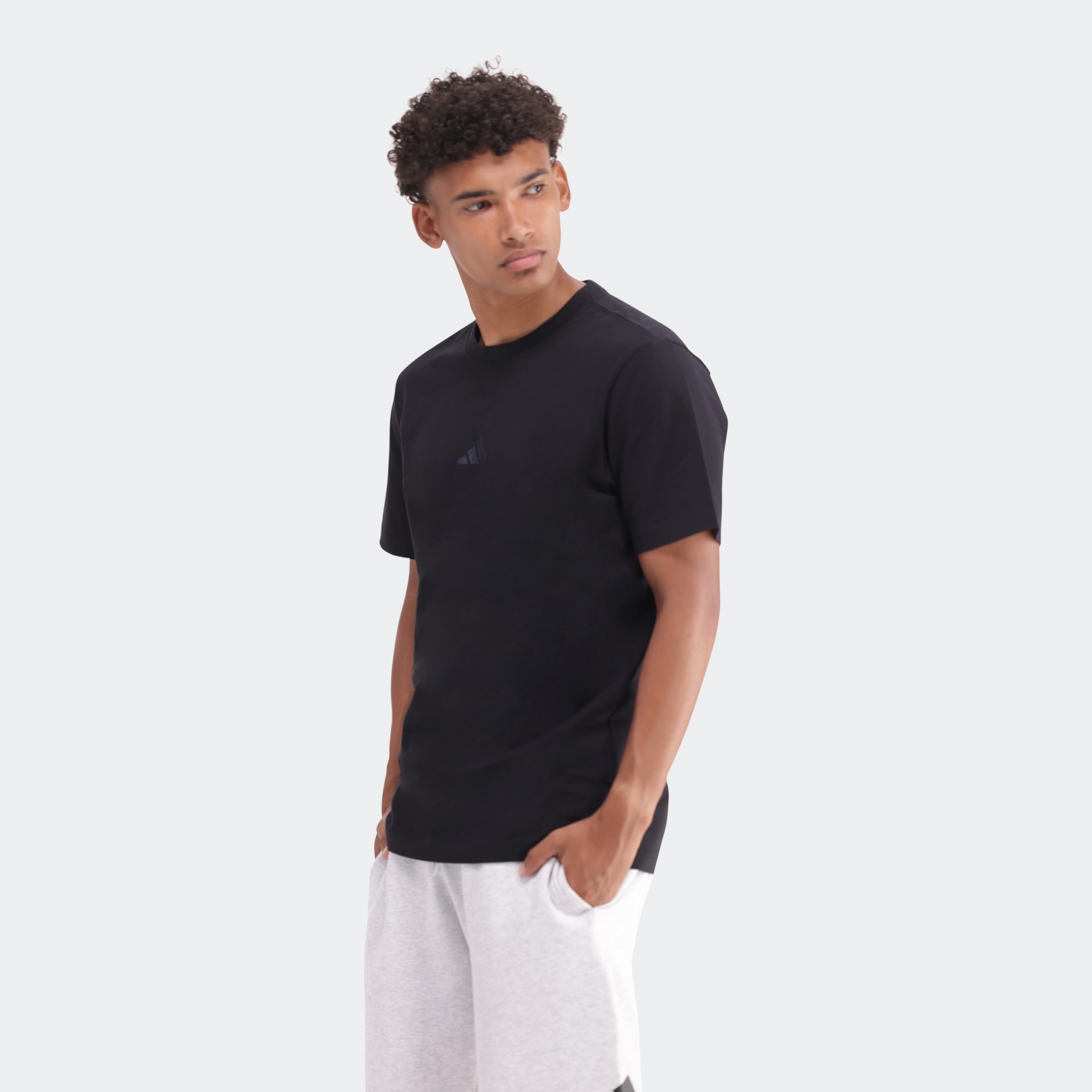 Essentials Small Logo Single Jersey T-Shirt