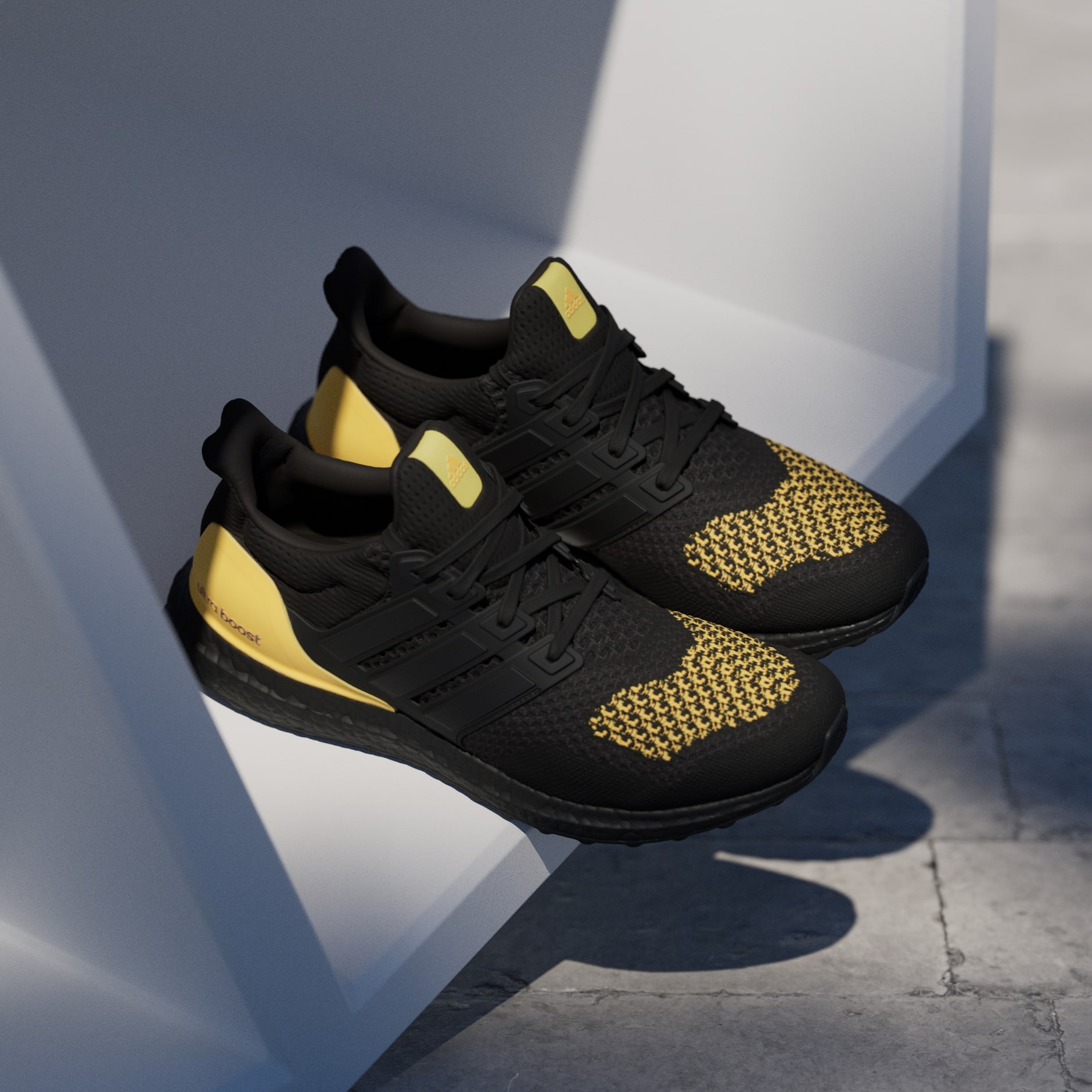 נעלי Ultraboost 1.0