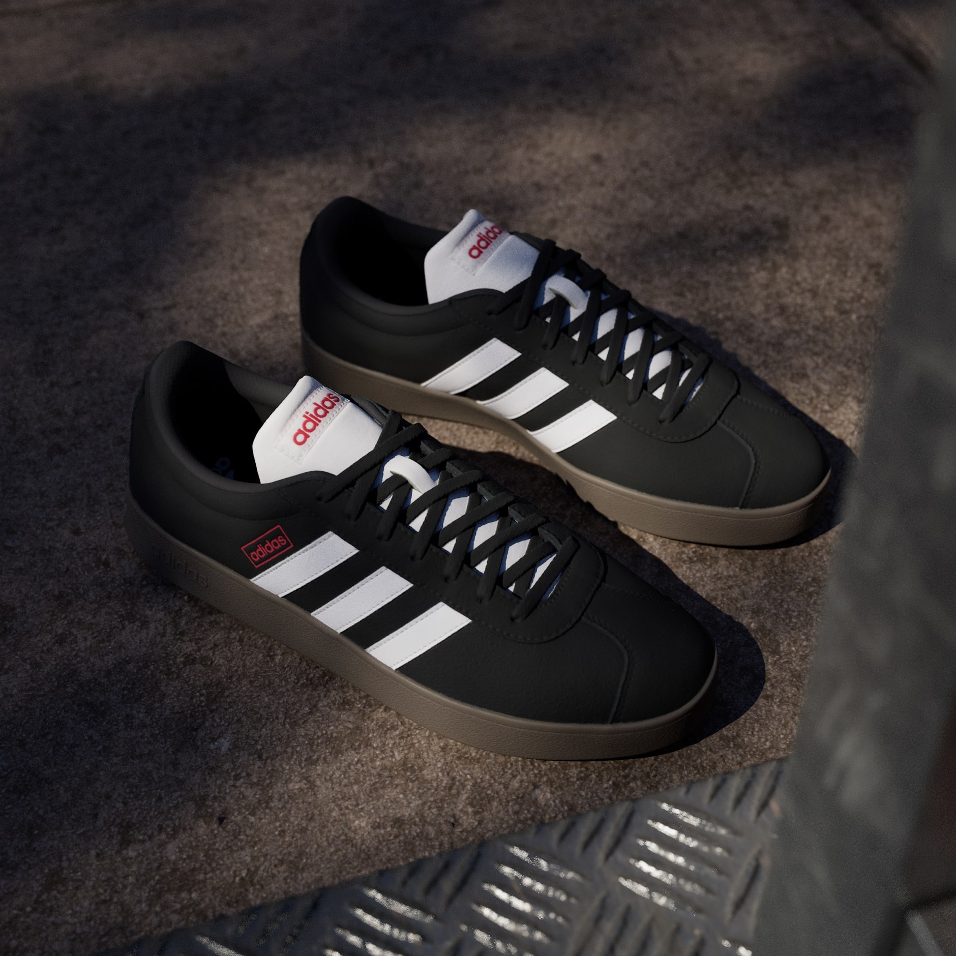 VL Court Classic Shoes