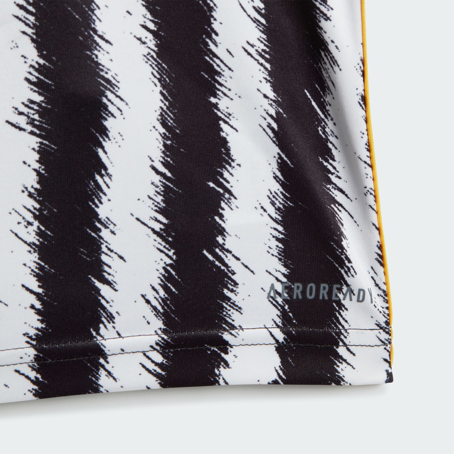 Juventus 23/24 Home Kit Kids