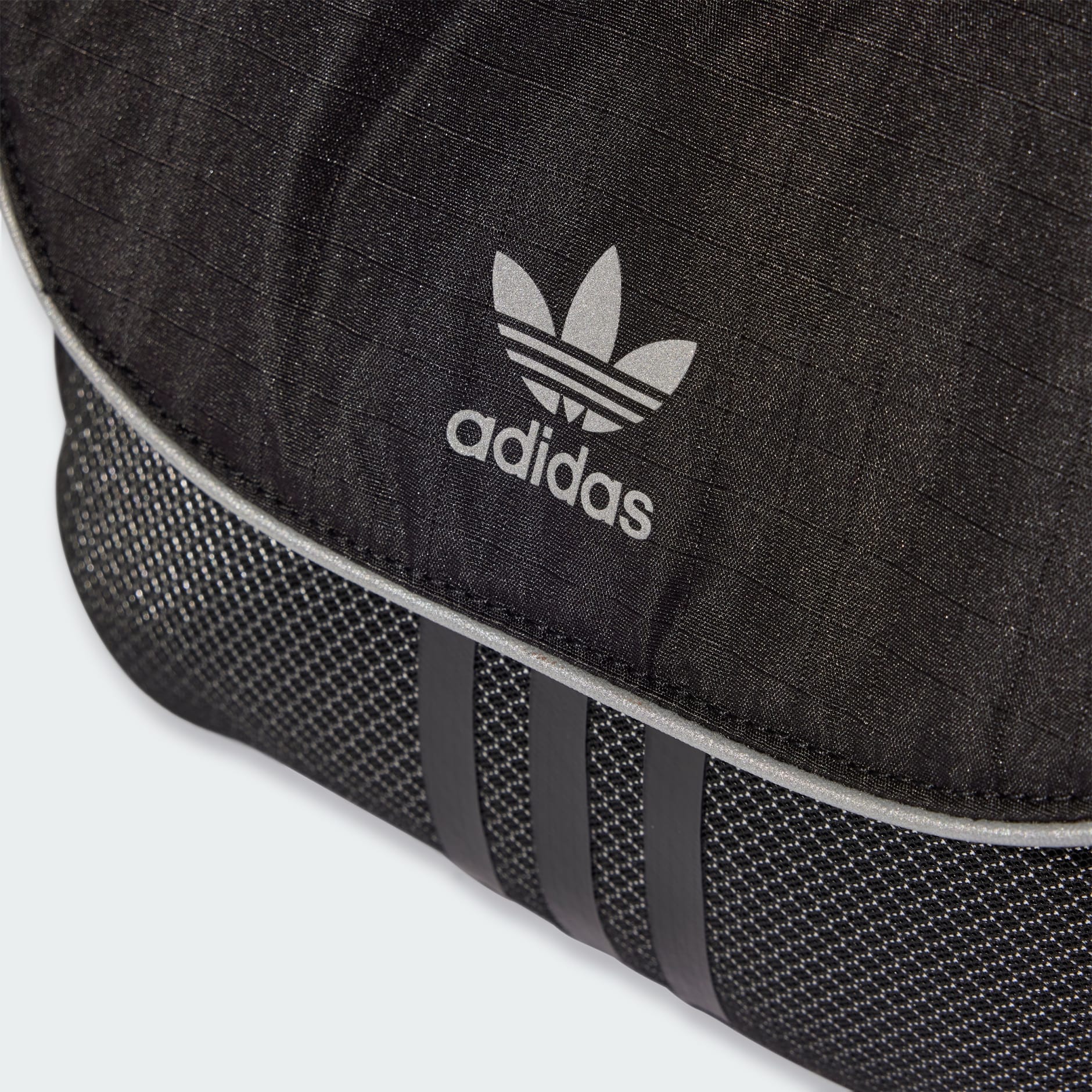 SHOULDERBAG